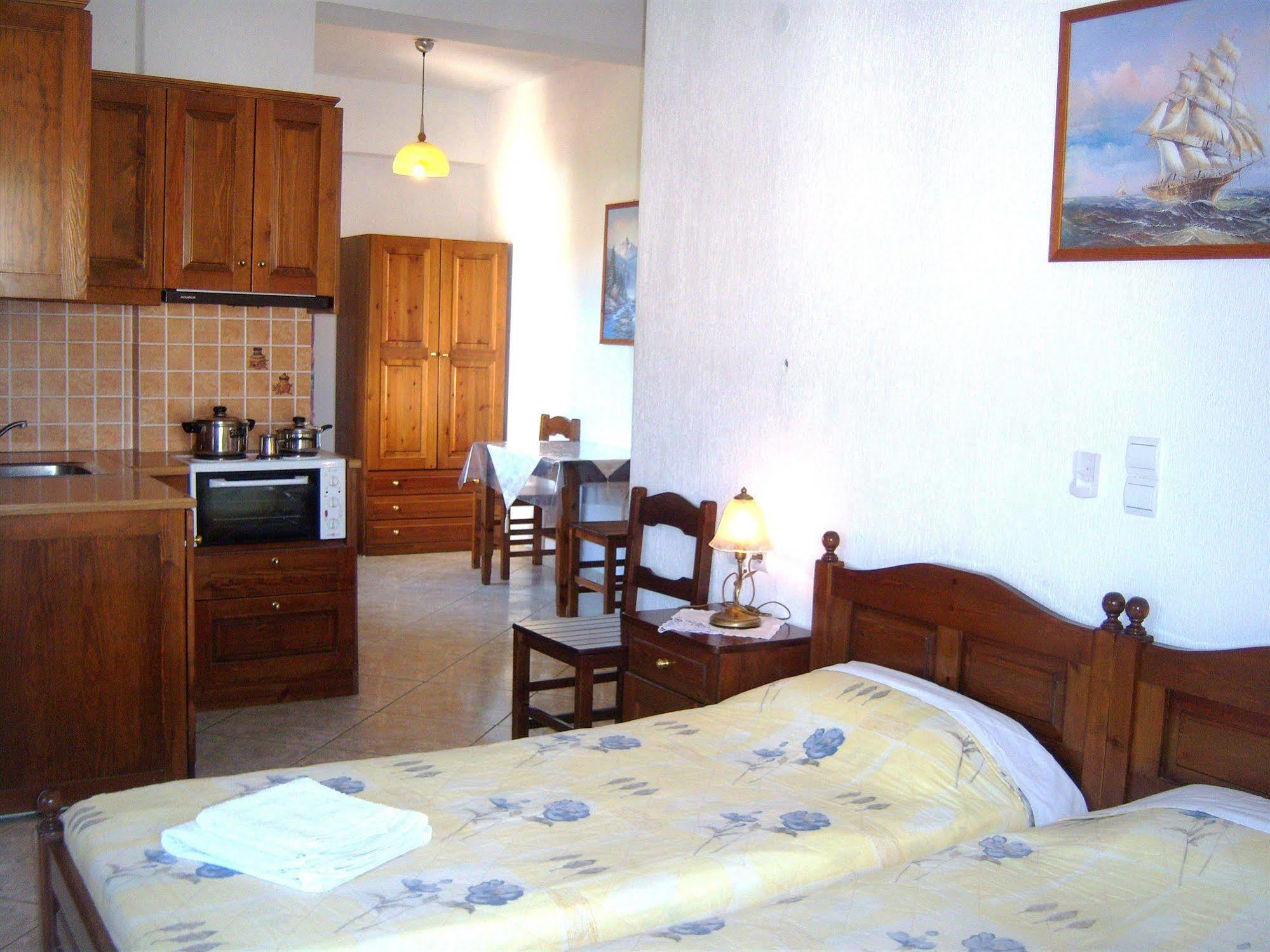 Apartment Yellow Stella Skopelos Town