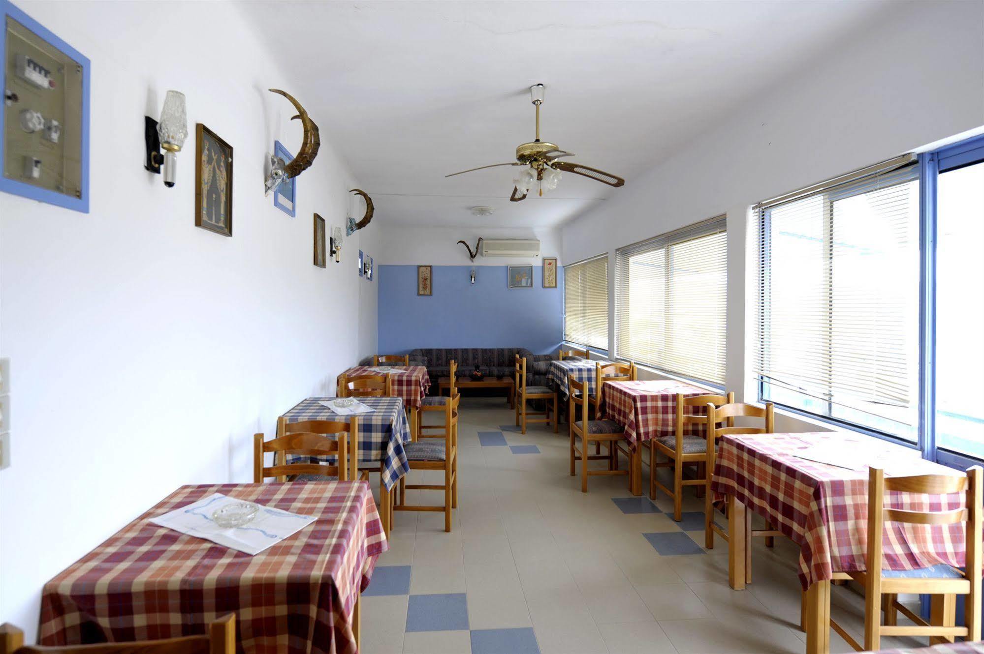 Corali Hotel Adamantas (Milos)
