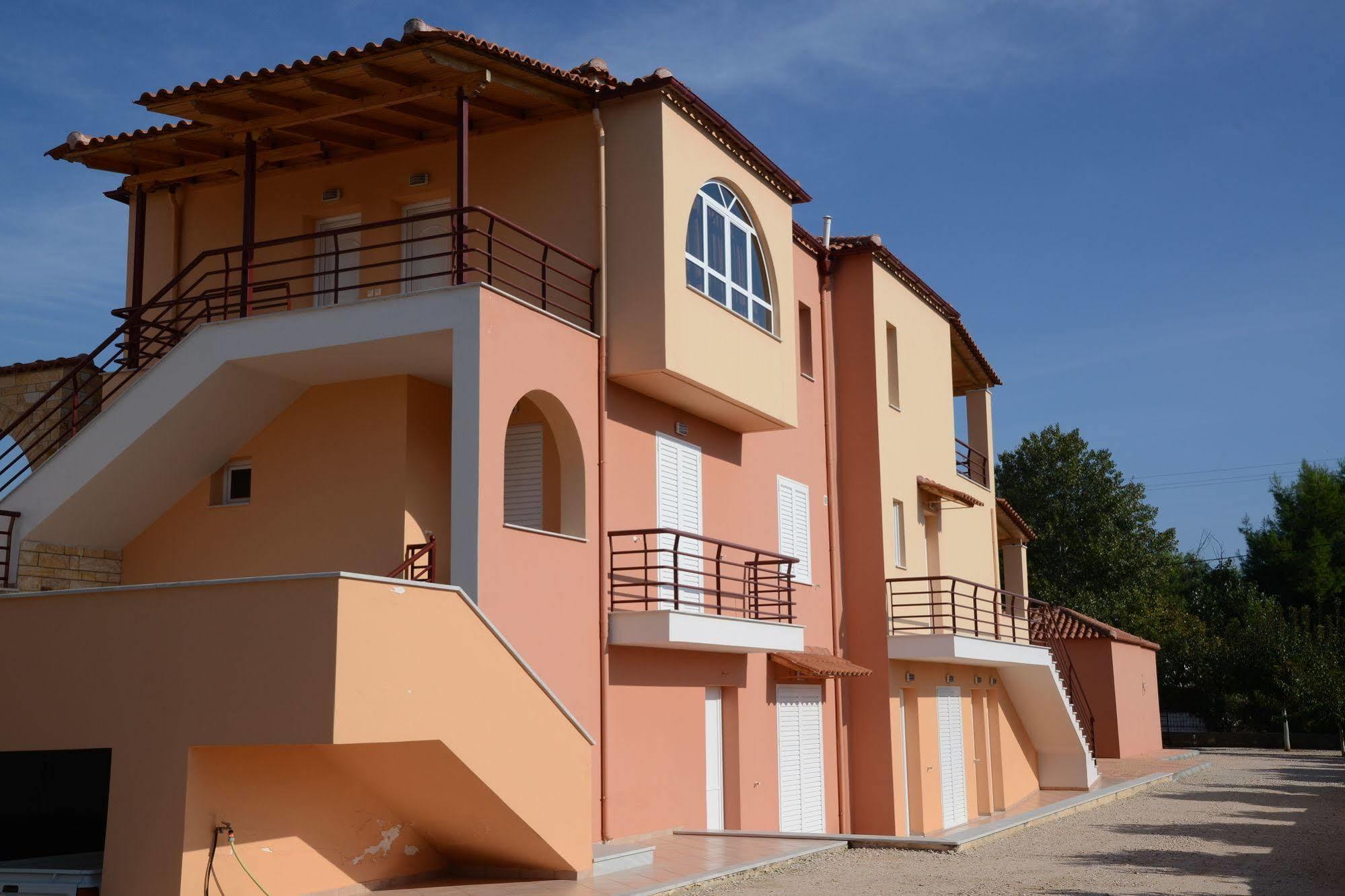 Aparthotel Maria's Filoxenia 3*
