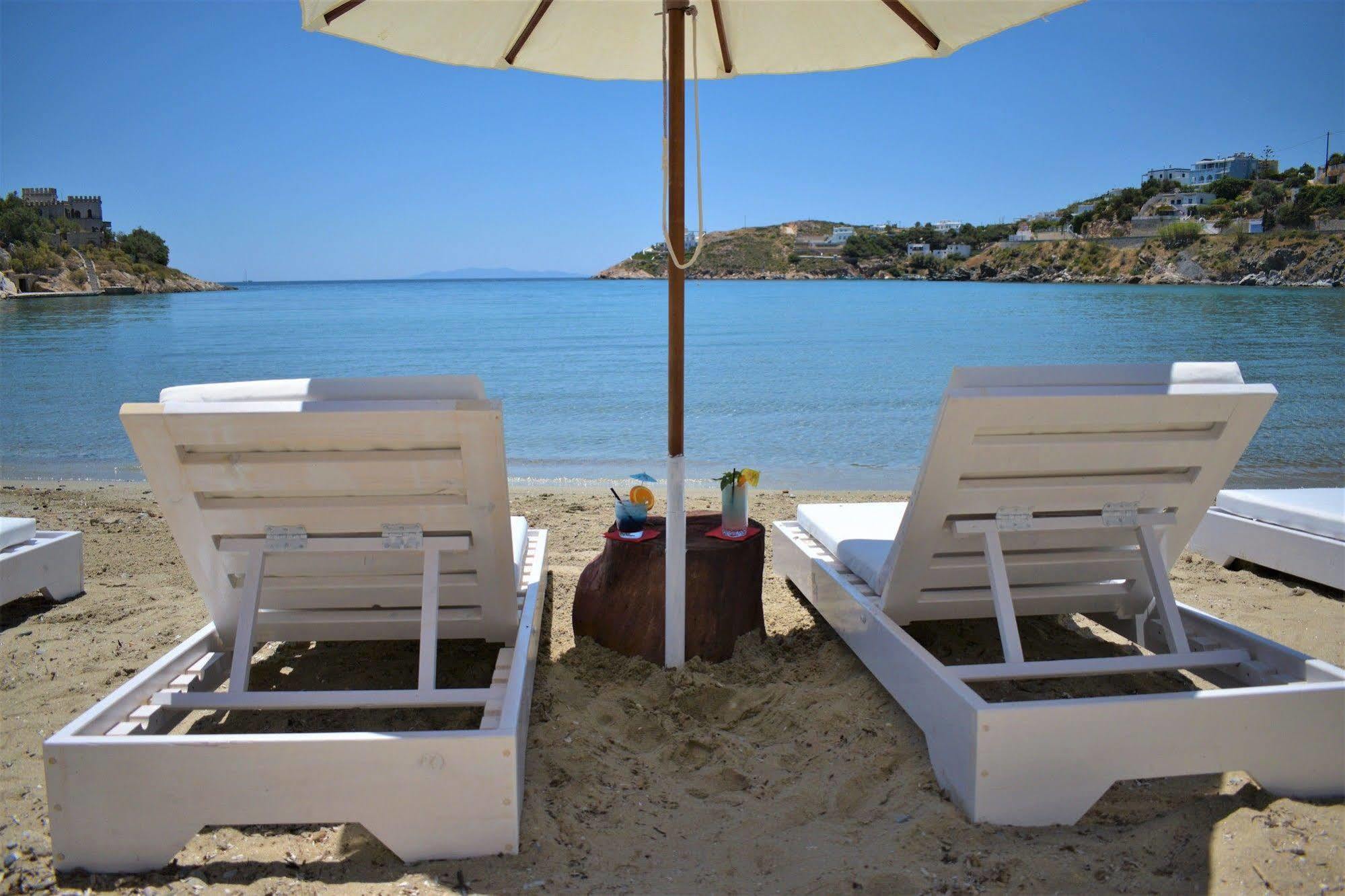 Vari Beach Hotel 2* Vari (Syros)