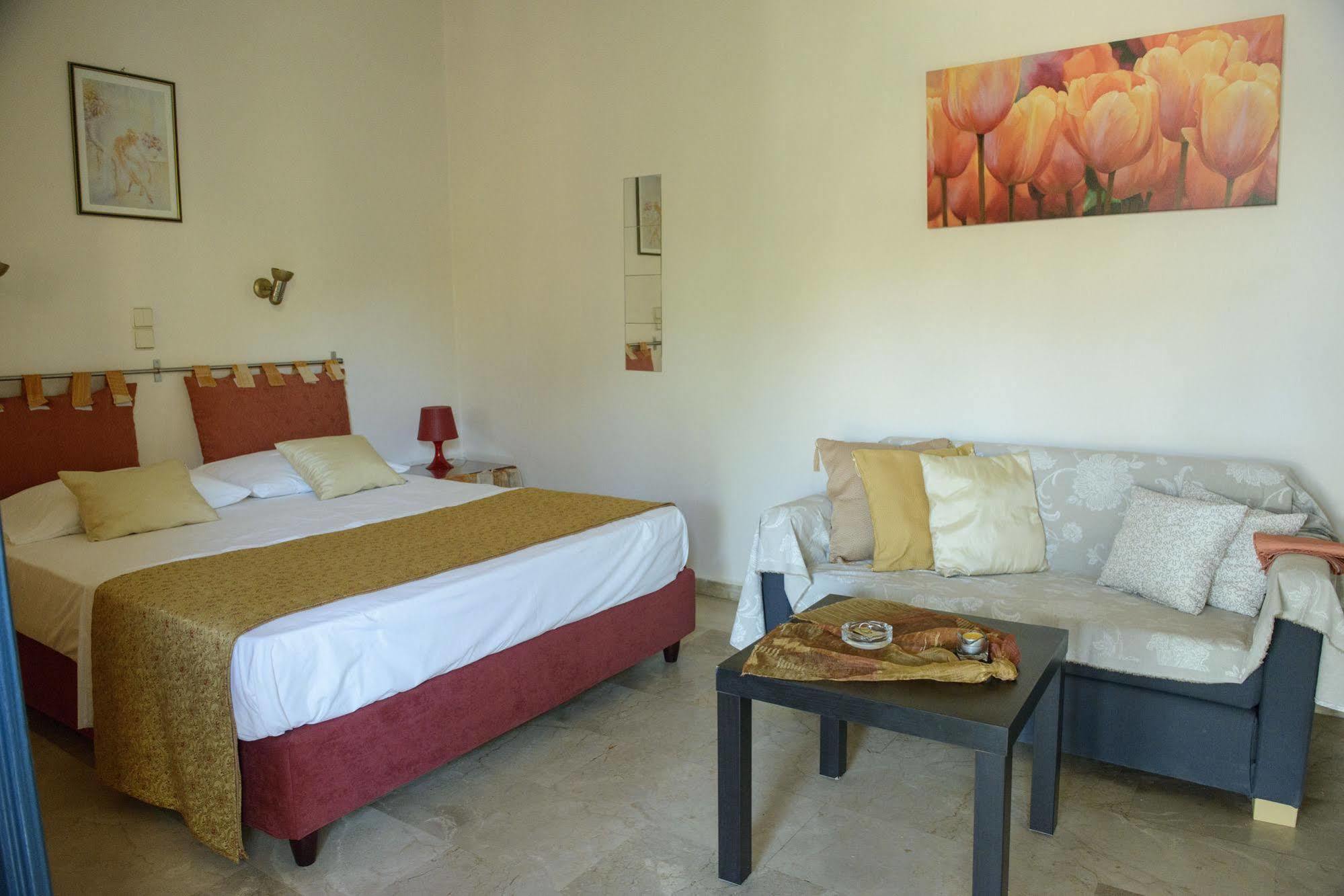 Melina's Sunset Apartment *