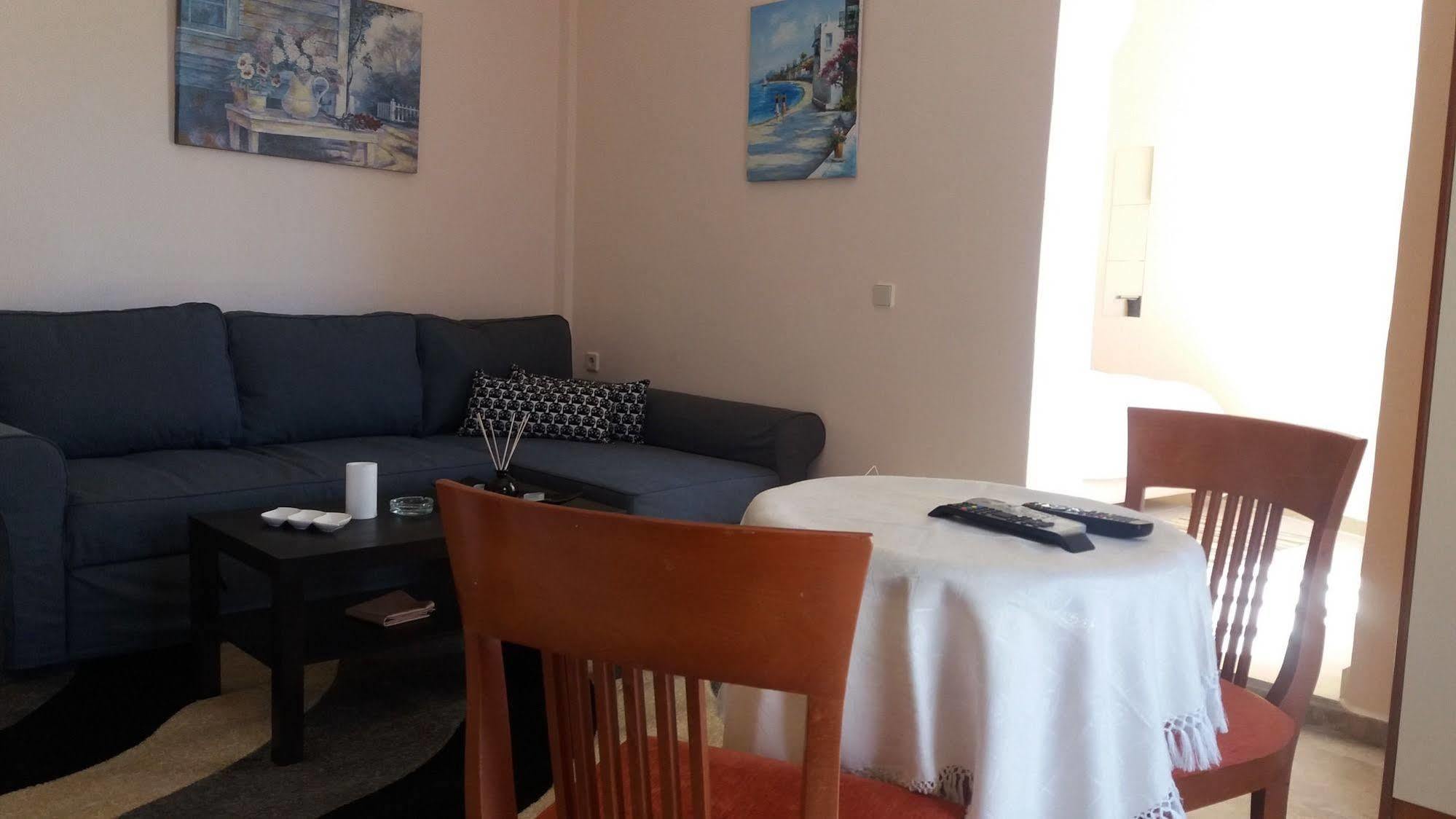 Melina's Sunset Apartment Myrties