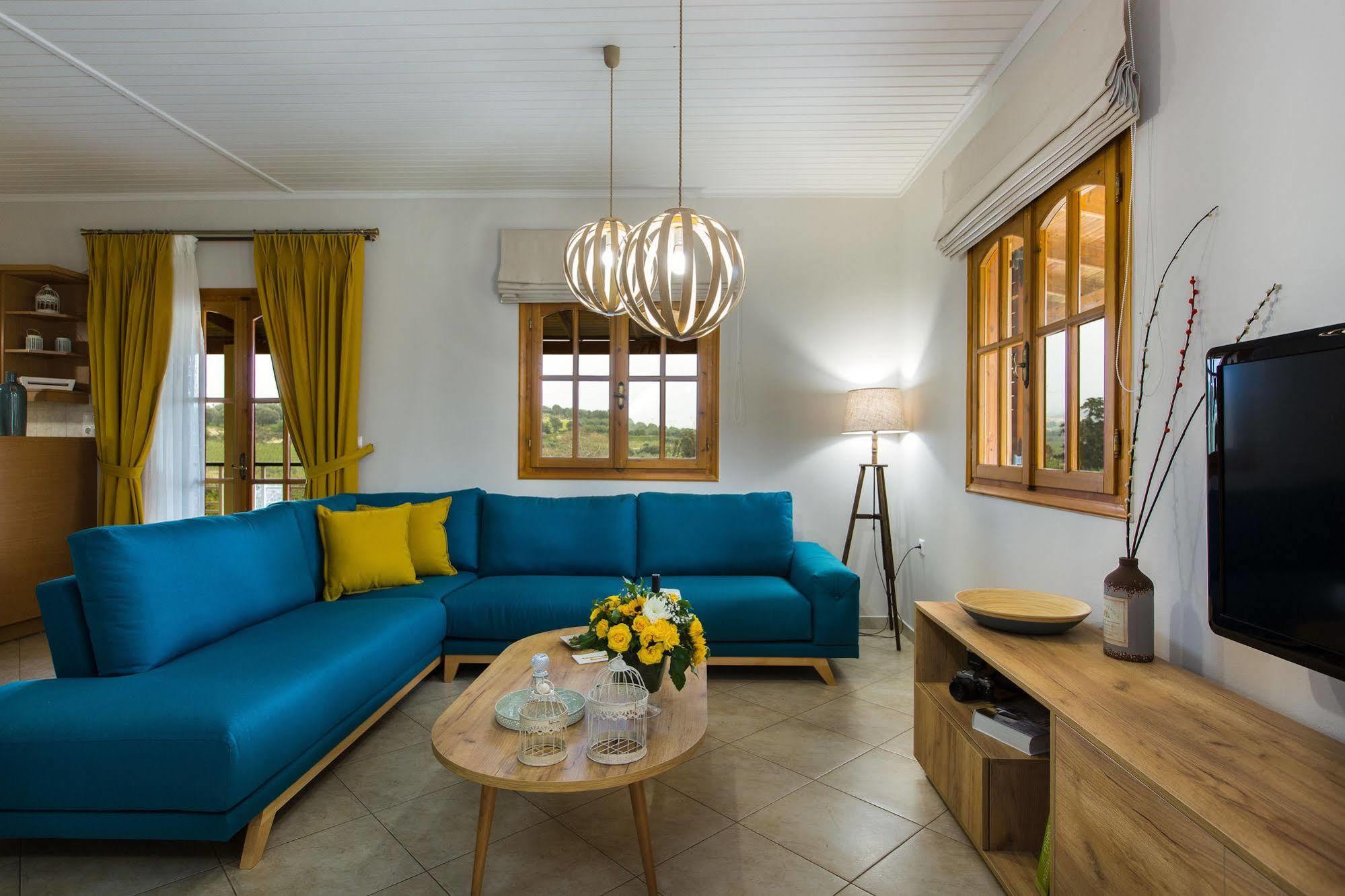 Villa Lefkothea With Large Private Pool Adelianos Kampos