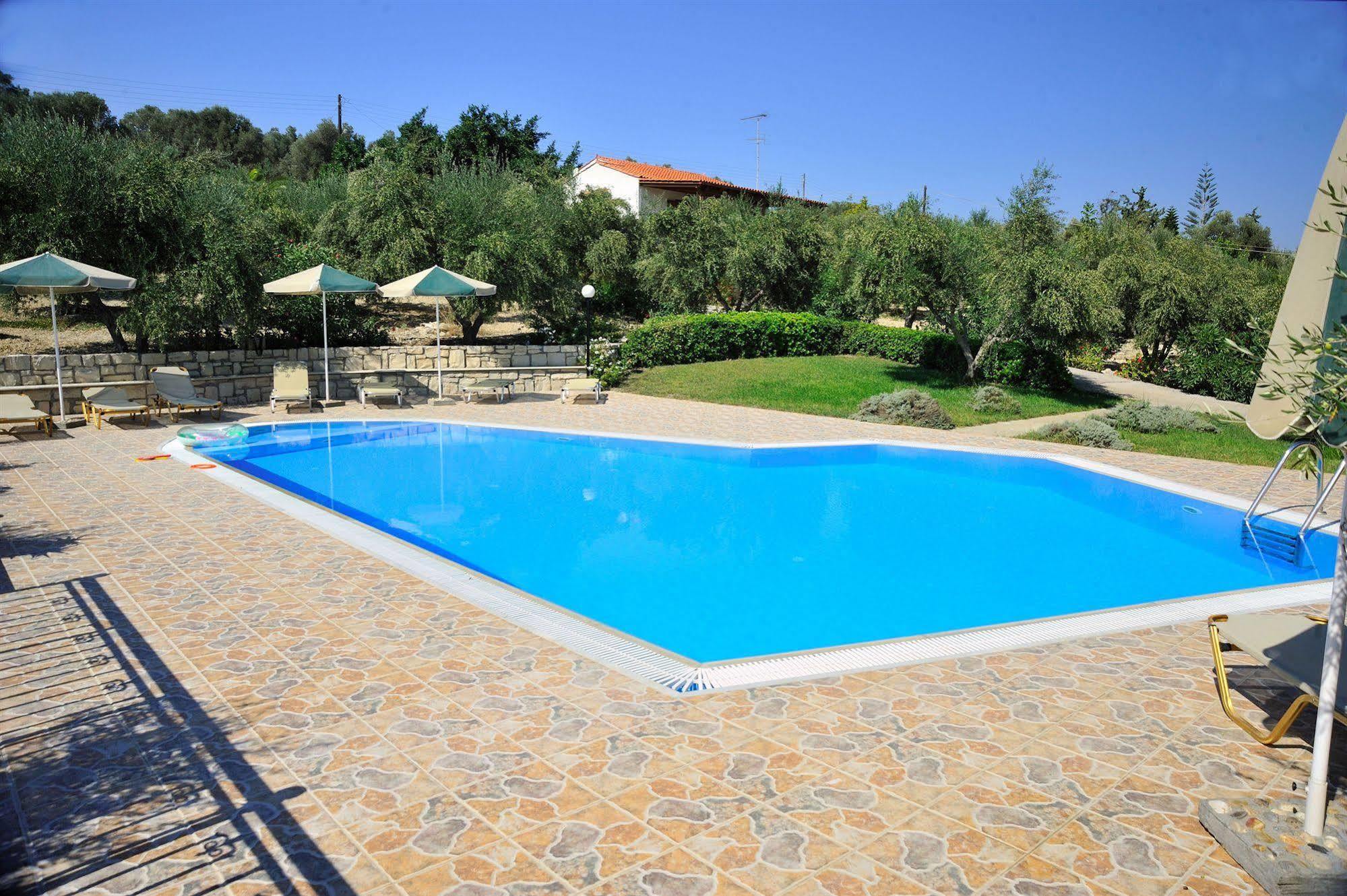 Villa Lefkothea With Large Private Pool Adelianos Kampos