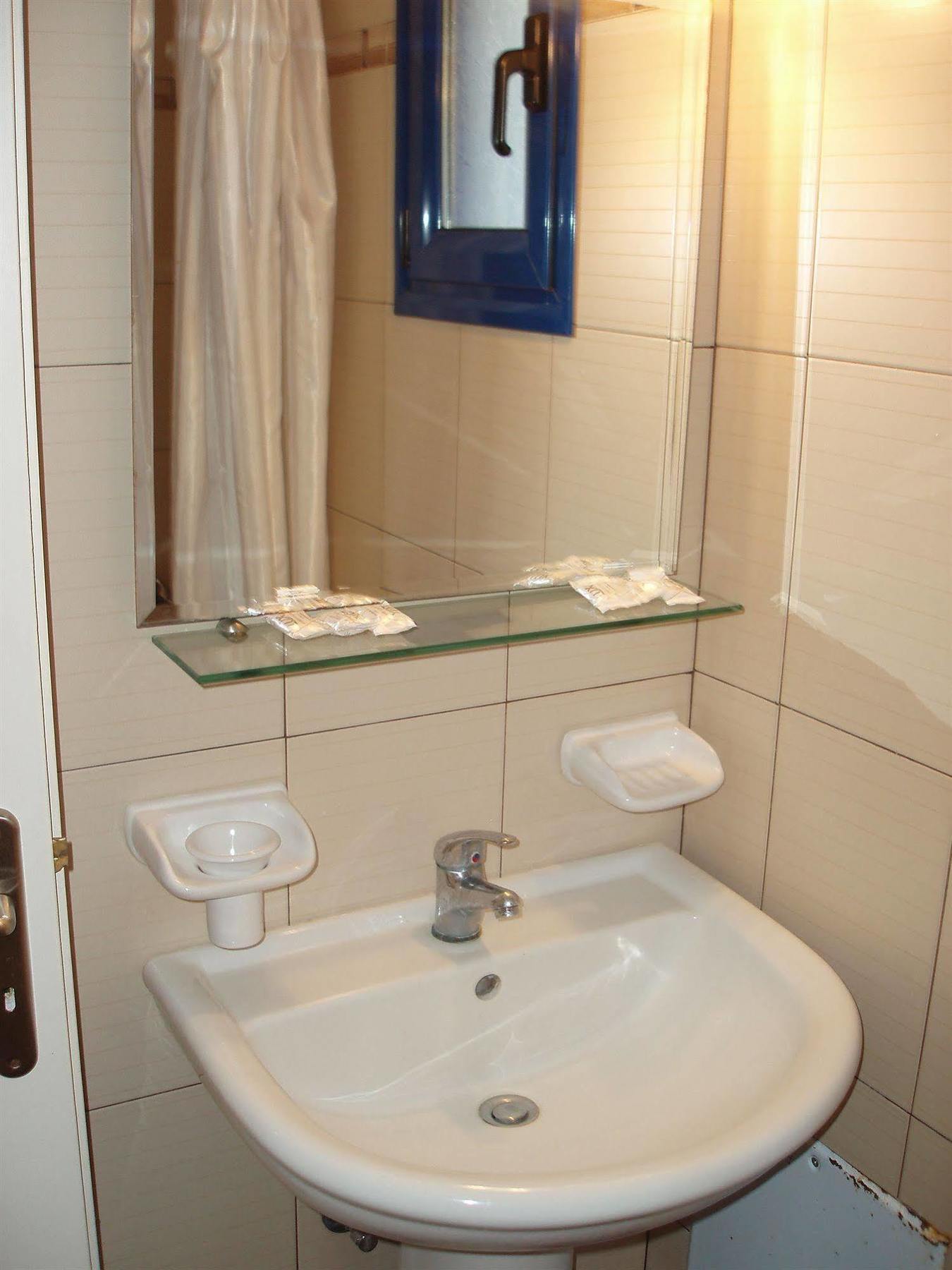 Helena's Aparthotel