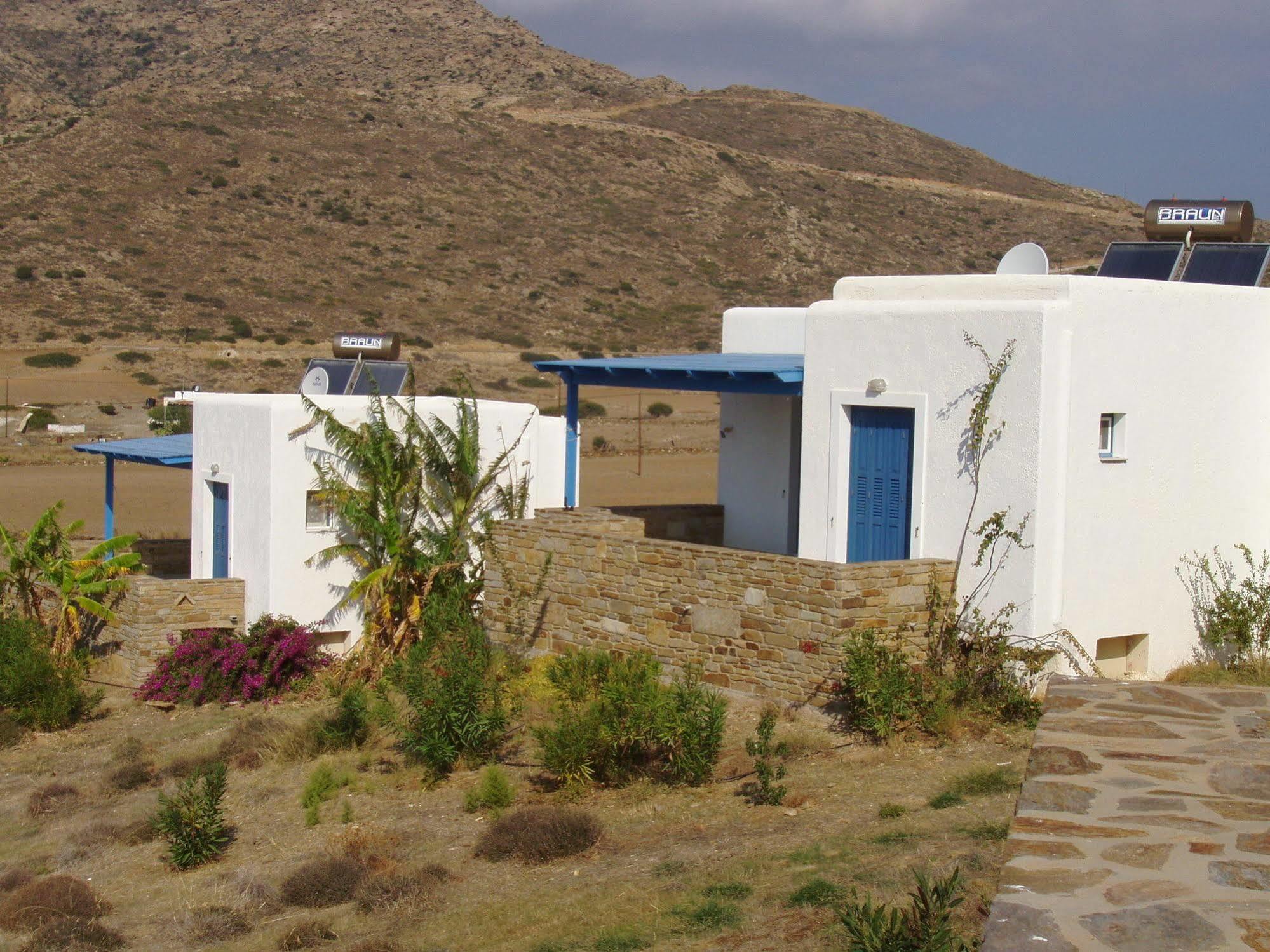 Aparthotel Helena's Manganari