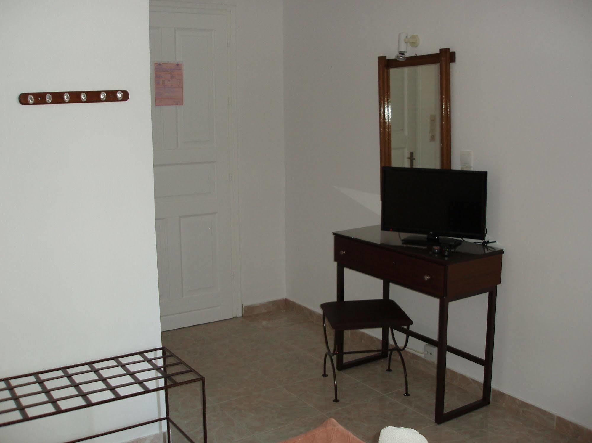 Aparthotel Helena's 2*