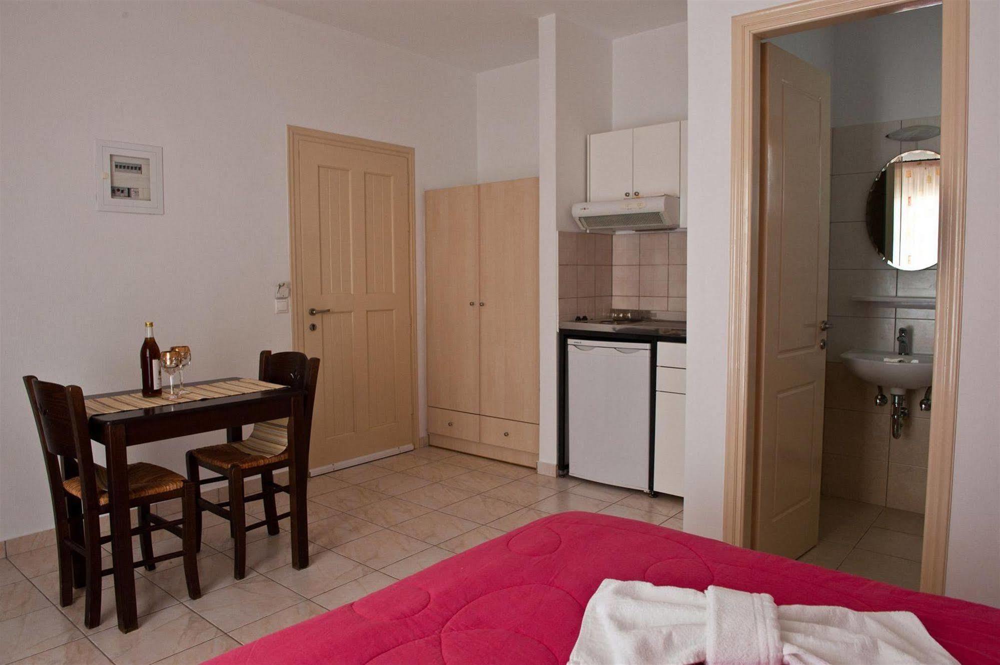 Aparthotel Zefyros Plaka (Naxos)