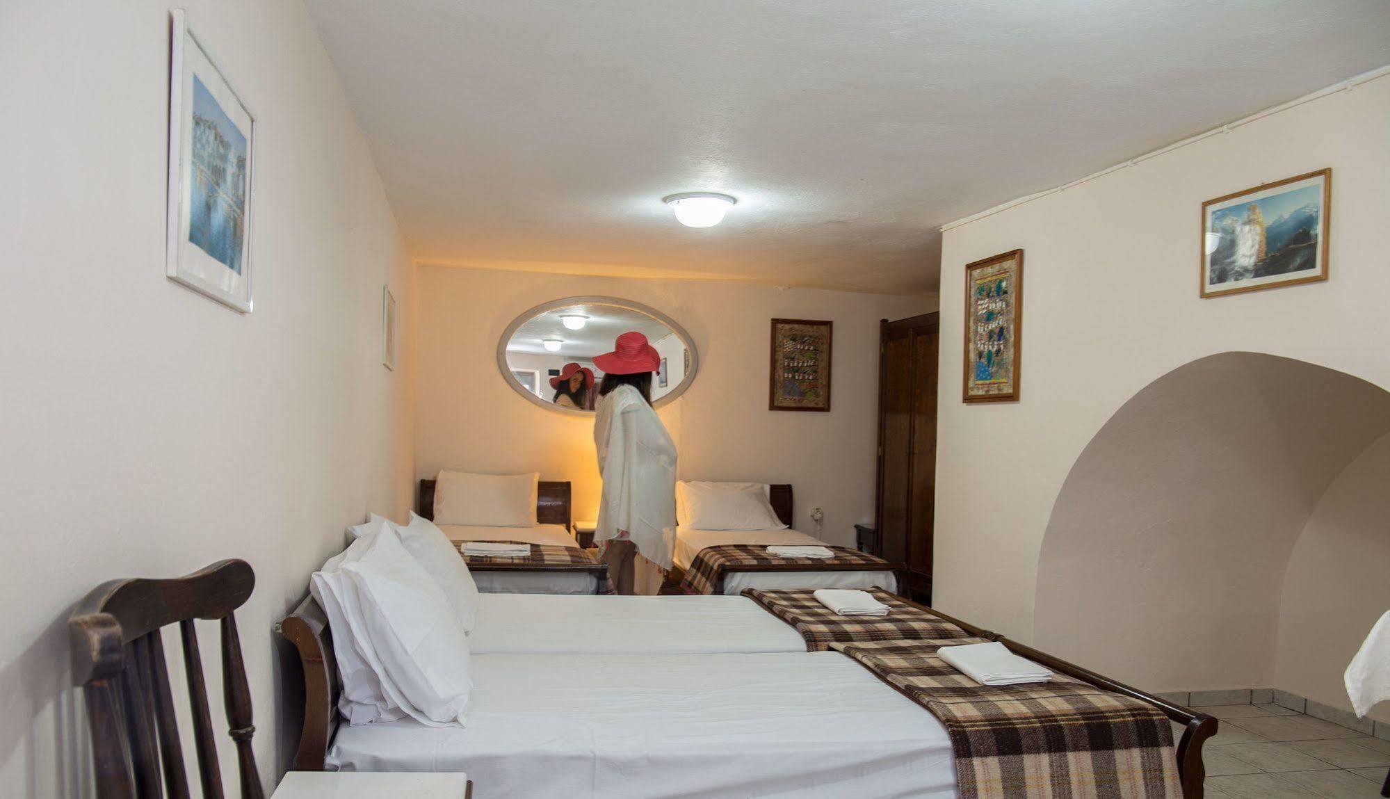 Achilleas 3* Hydra (Saronic Islands)
