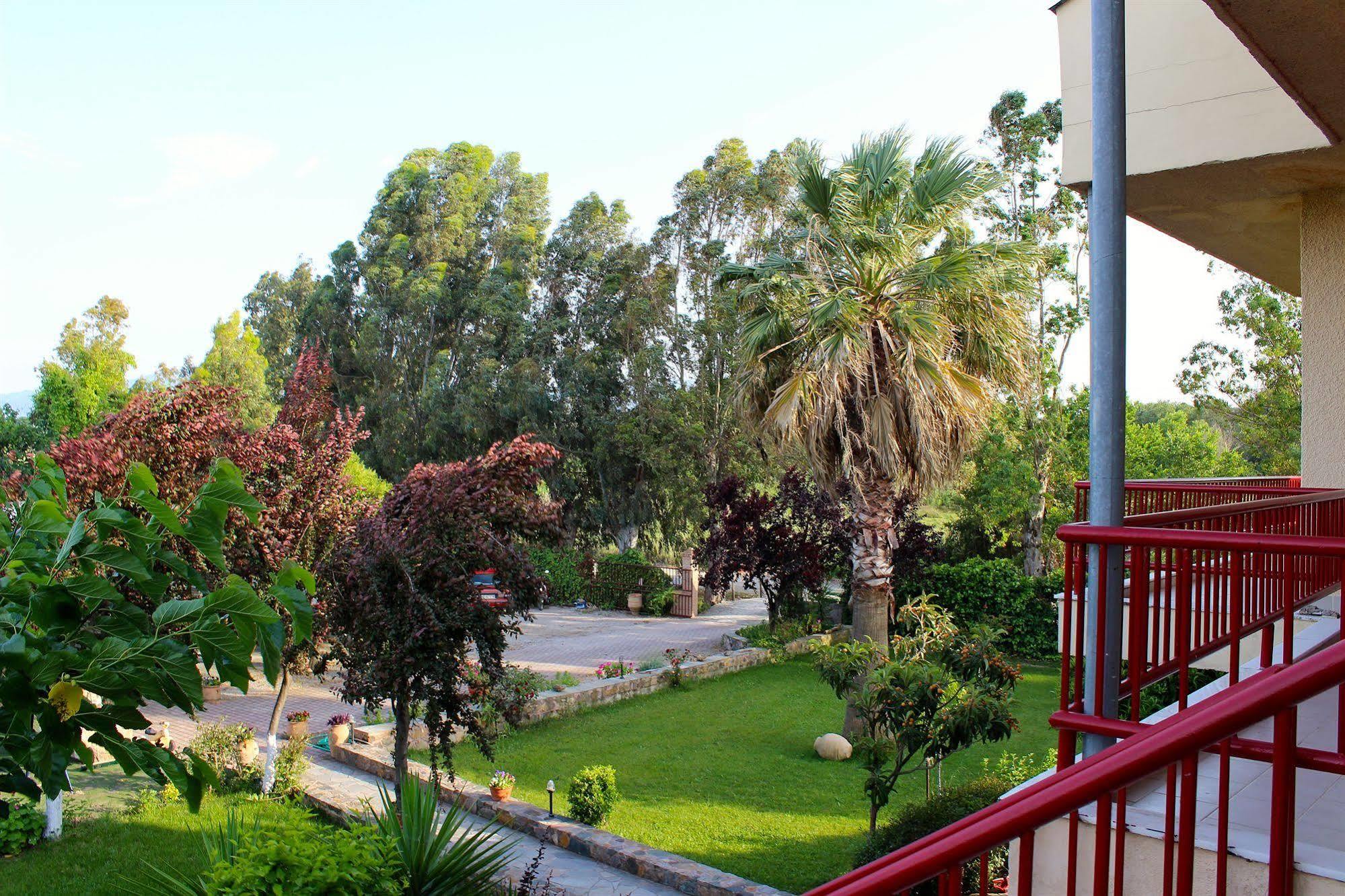 Guest house Aenaon 2*