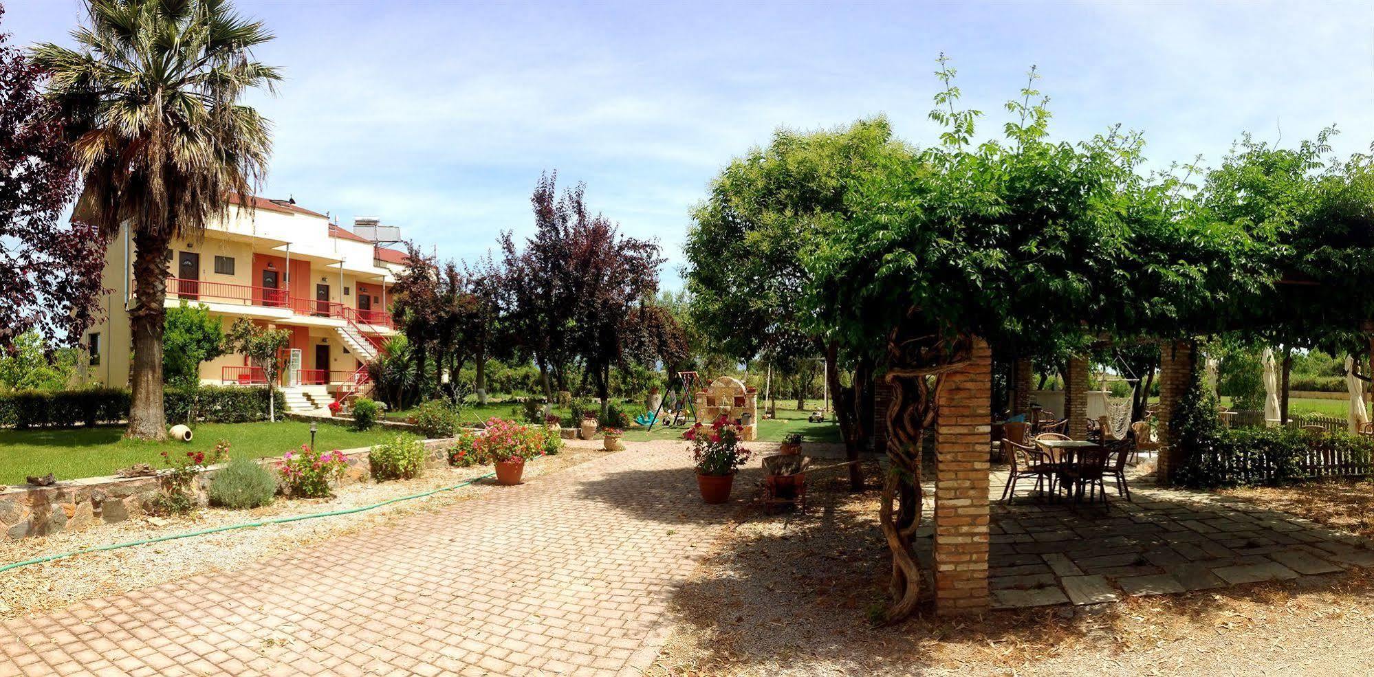 Guest house Aenaon 2*