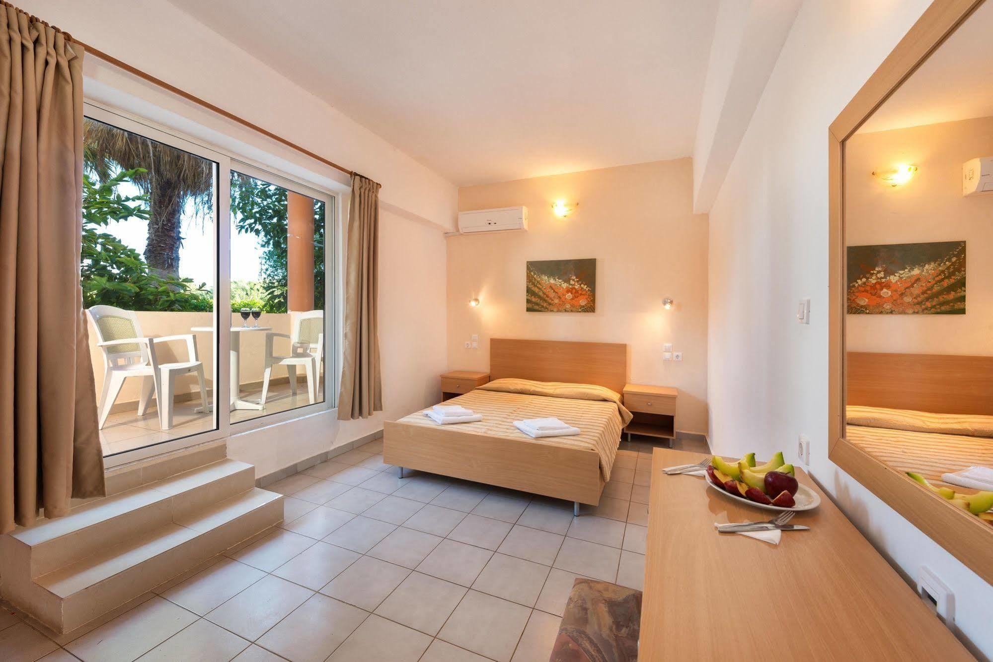 Bayside Katsaras Aparthotel 4*