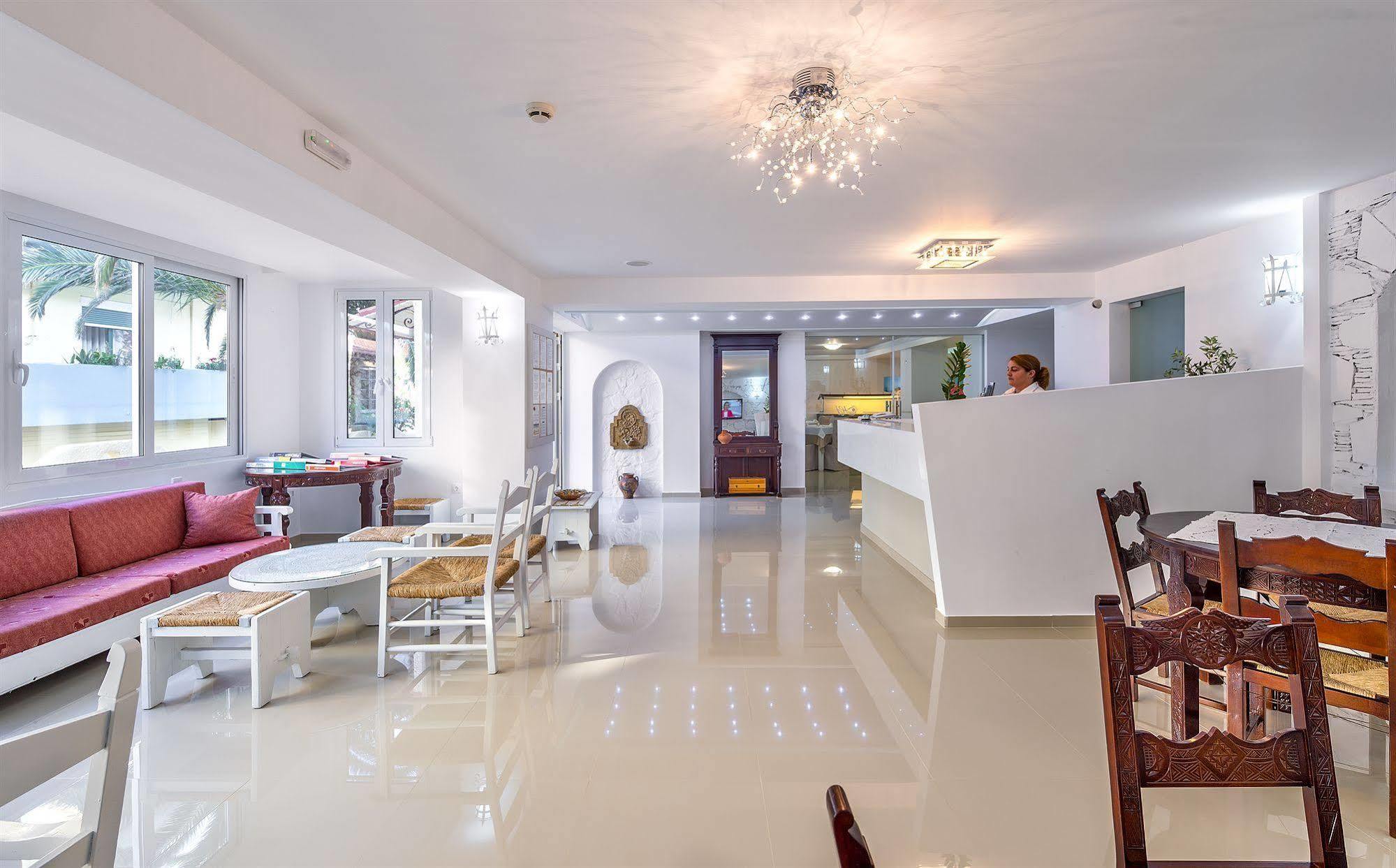 Happy Days Hotel Paralia Kourna