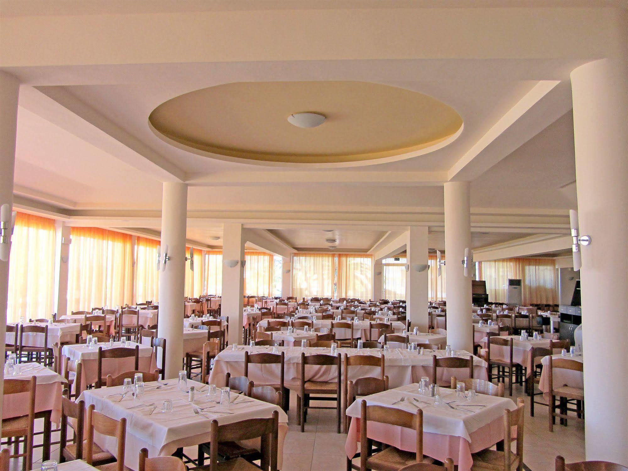 Hotel Messonghi 4*