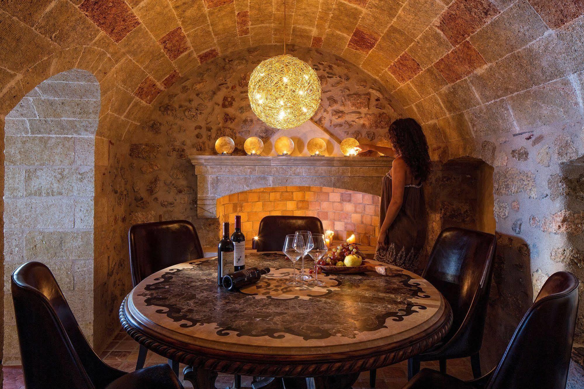 Moni Emvasis Luxury 4* Monemvasia