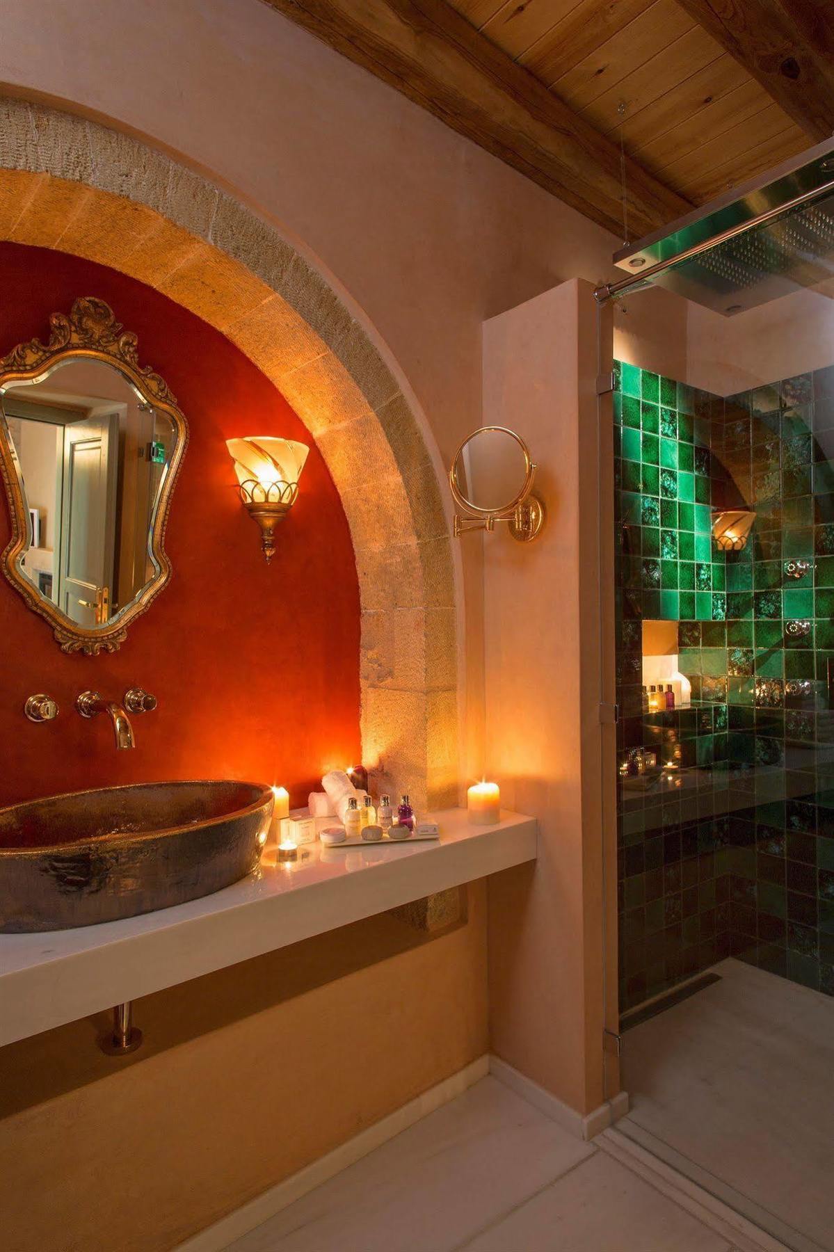 Moni Emvasis Luxury 4*