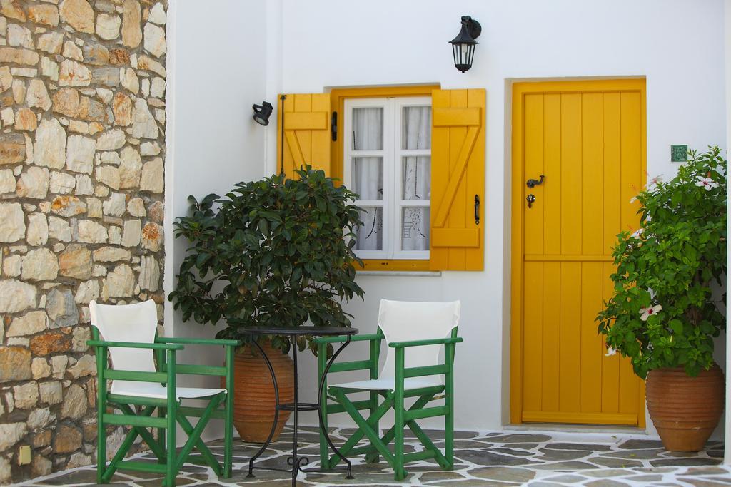 Ostria Aparthotel Naousa (Paros)