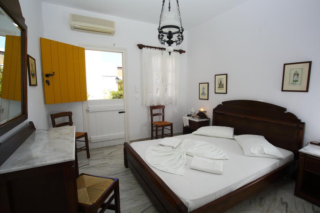 Ostria 3* Naousa (Paros)