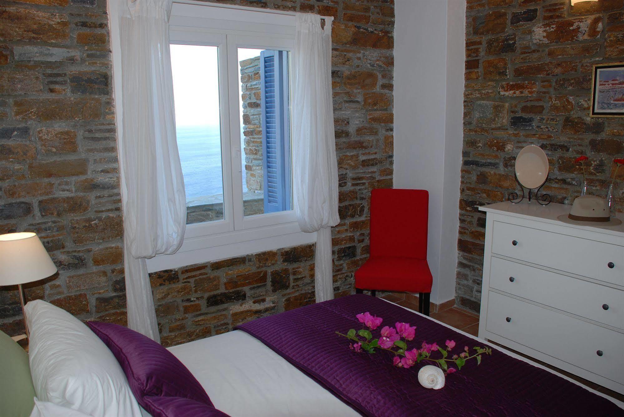Andros Prive Aparthotel 3*
