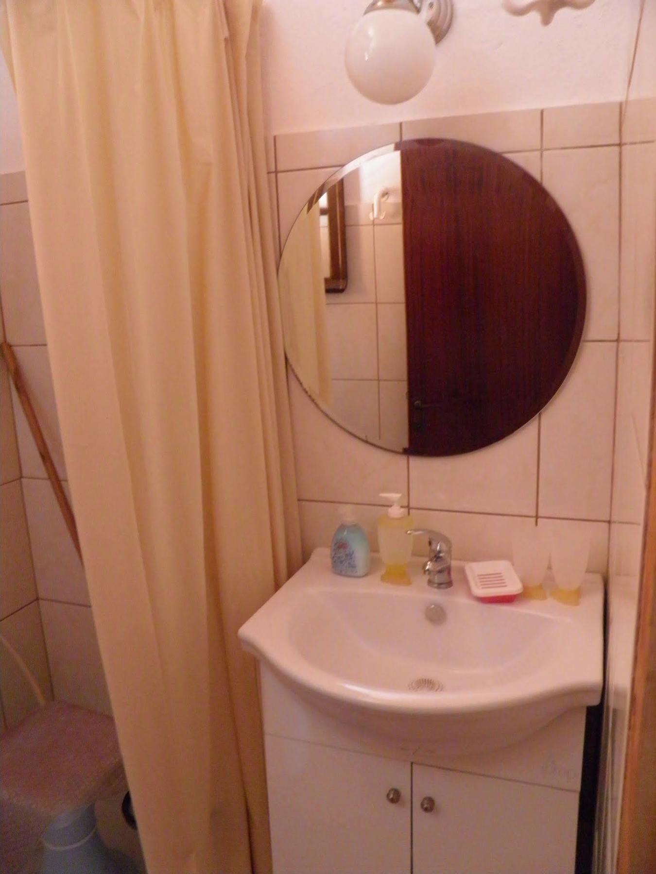 Fatiras Studios Apartment