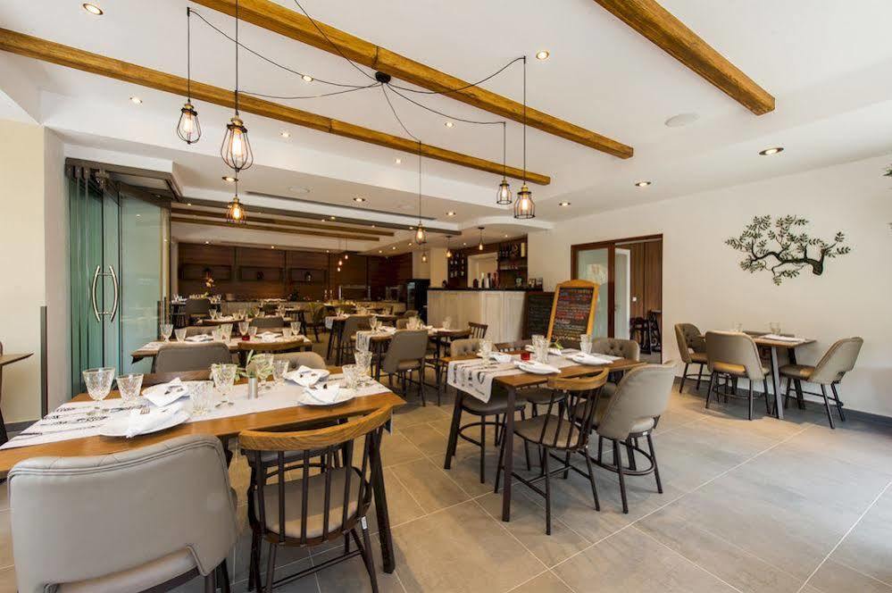 Adams Hotel 4*