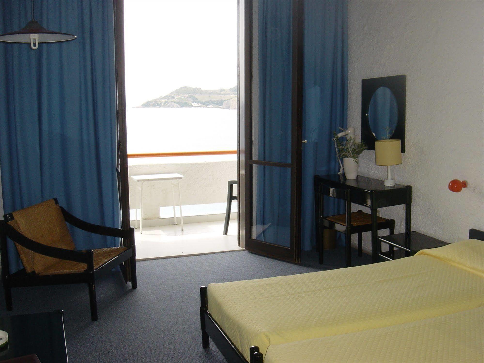 Apollo Hotel Agia Marina (Aegina)