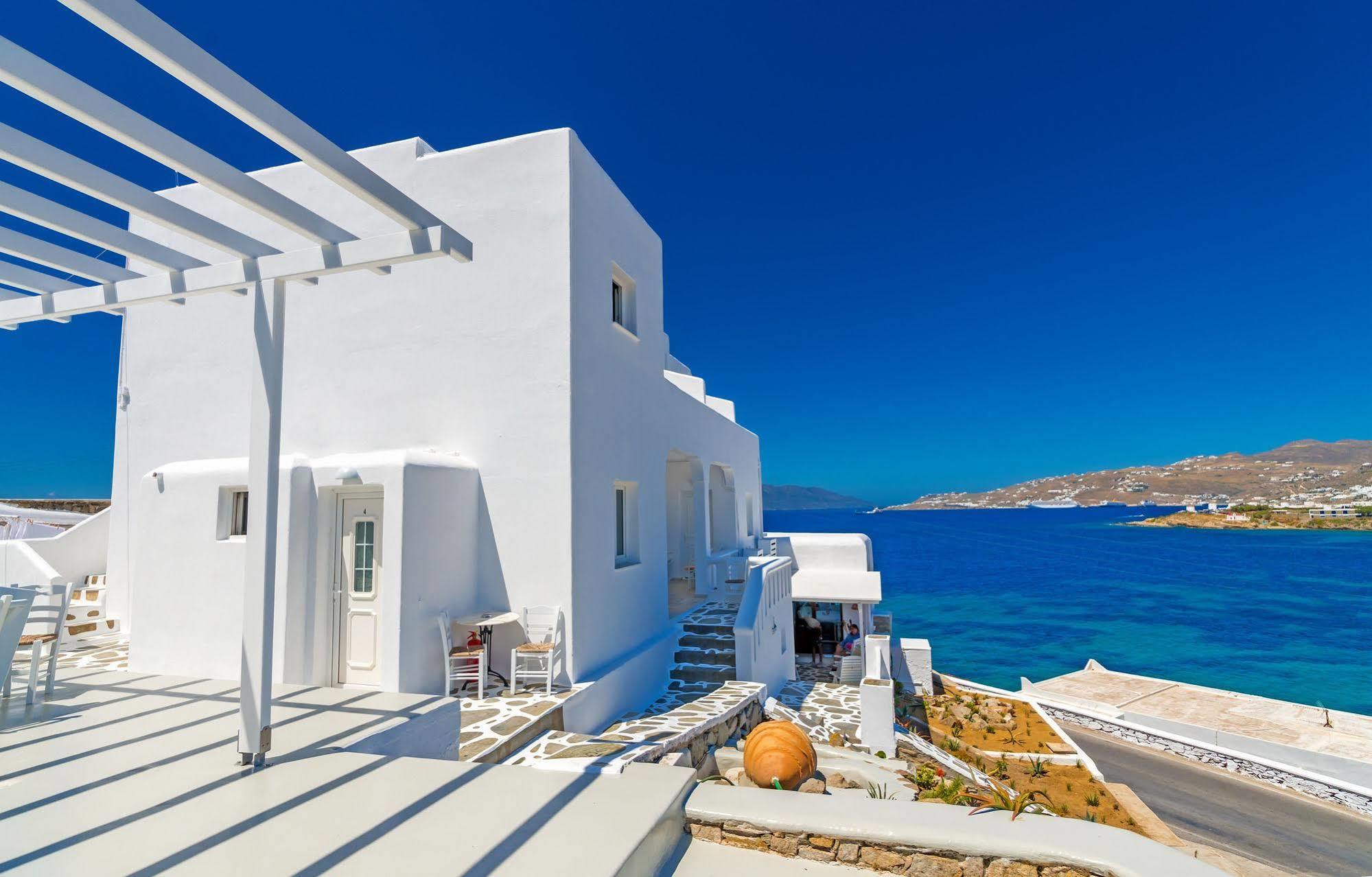 Akrotiraki Hotel