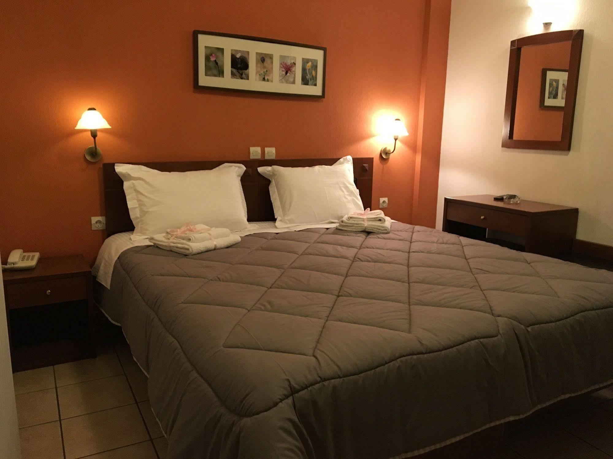 Artemis Hotel