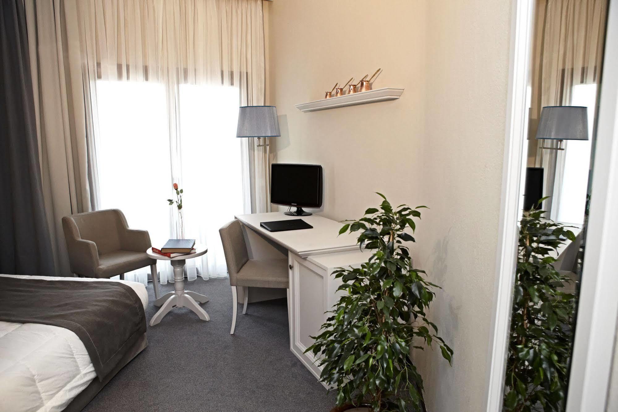 Rodopi Hotel