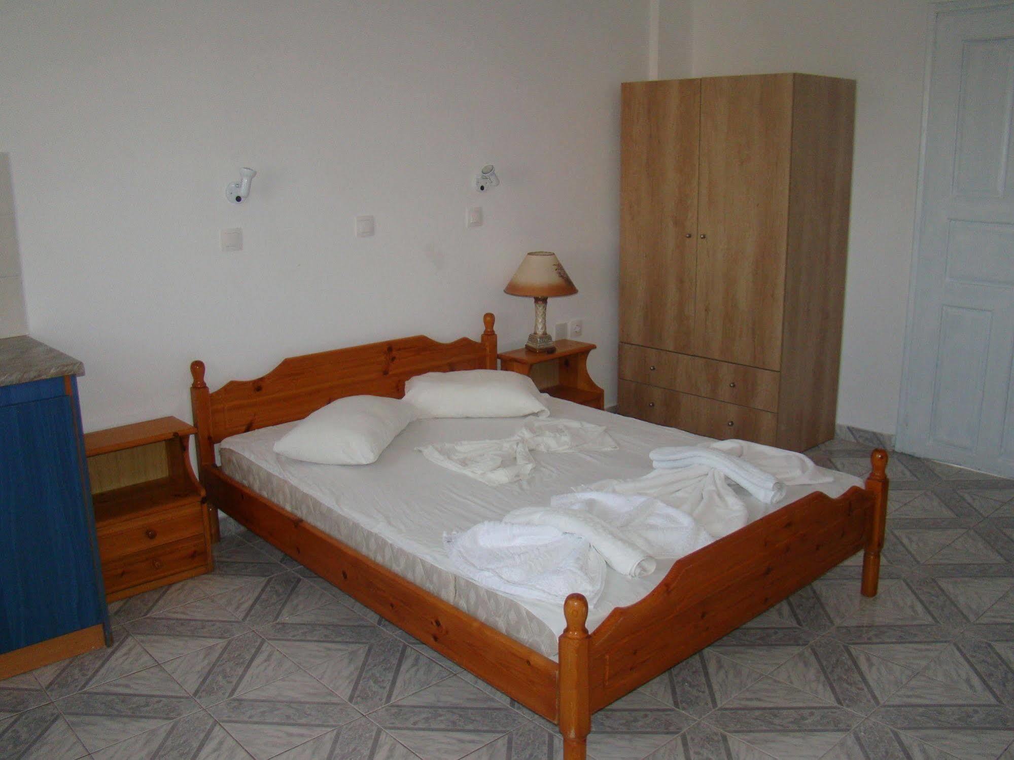 Apartment Valentino Perissa (Santorini)