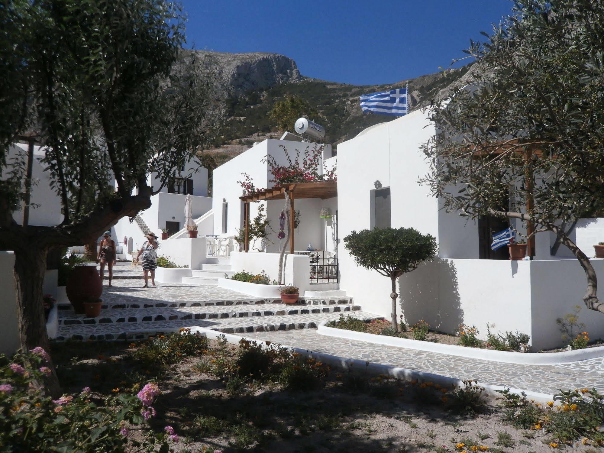 Ostria 3* Kamari (Santorini)