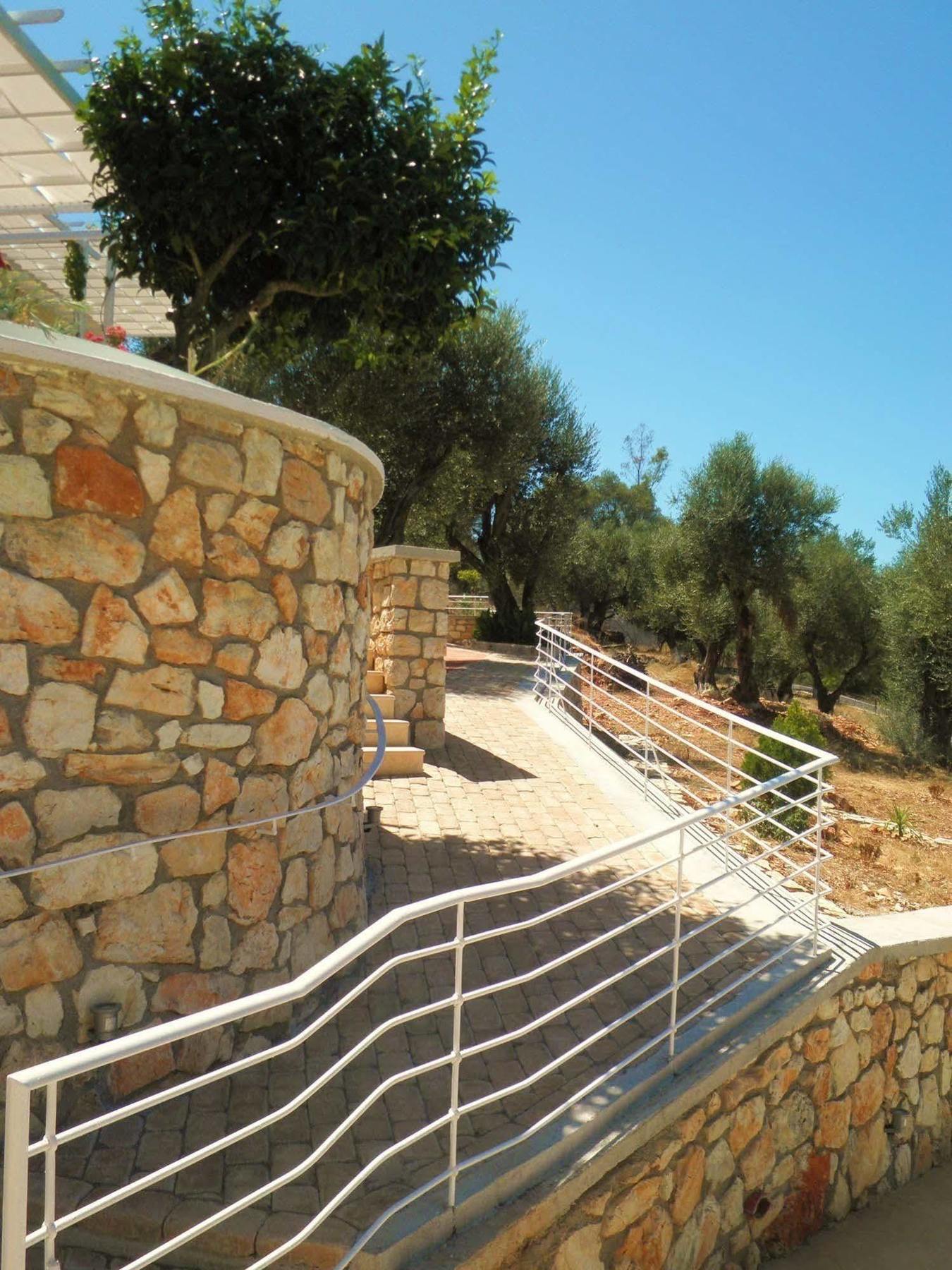 Tesoro Of Ithaca * Stavros (Ithaka)
