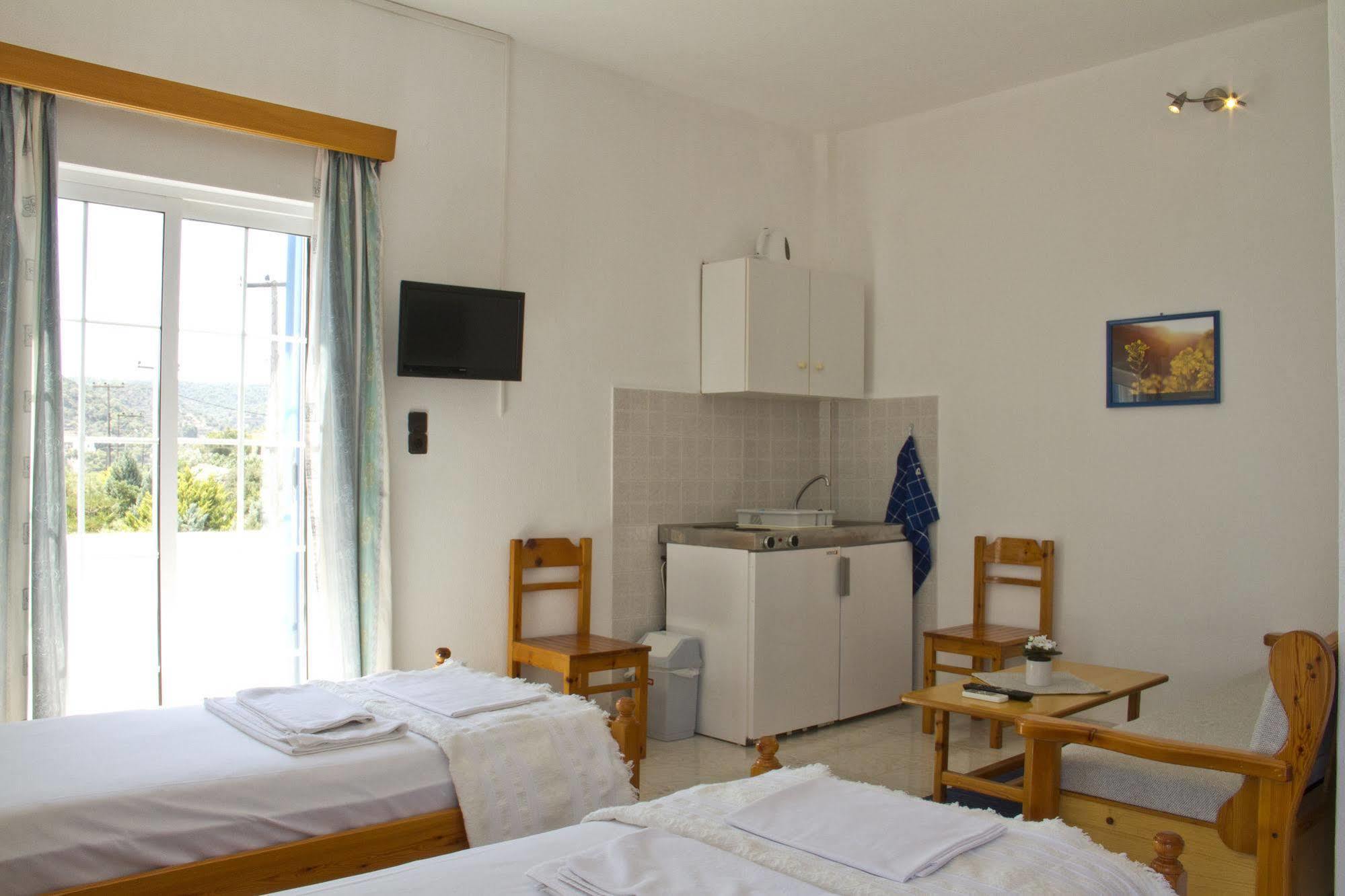 Blue Dolphin Studios And Aparthotel Vagia (Aegina)