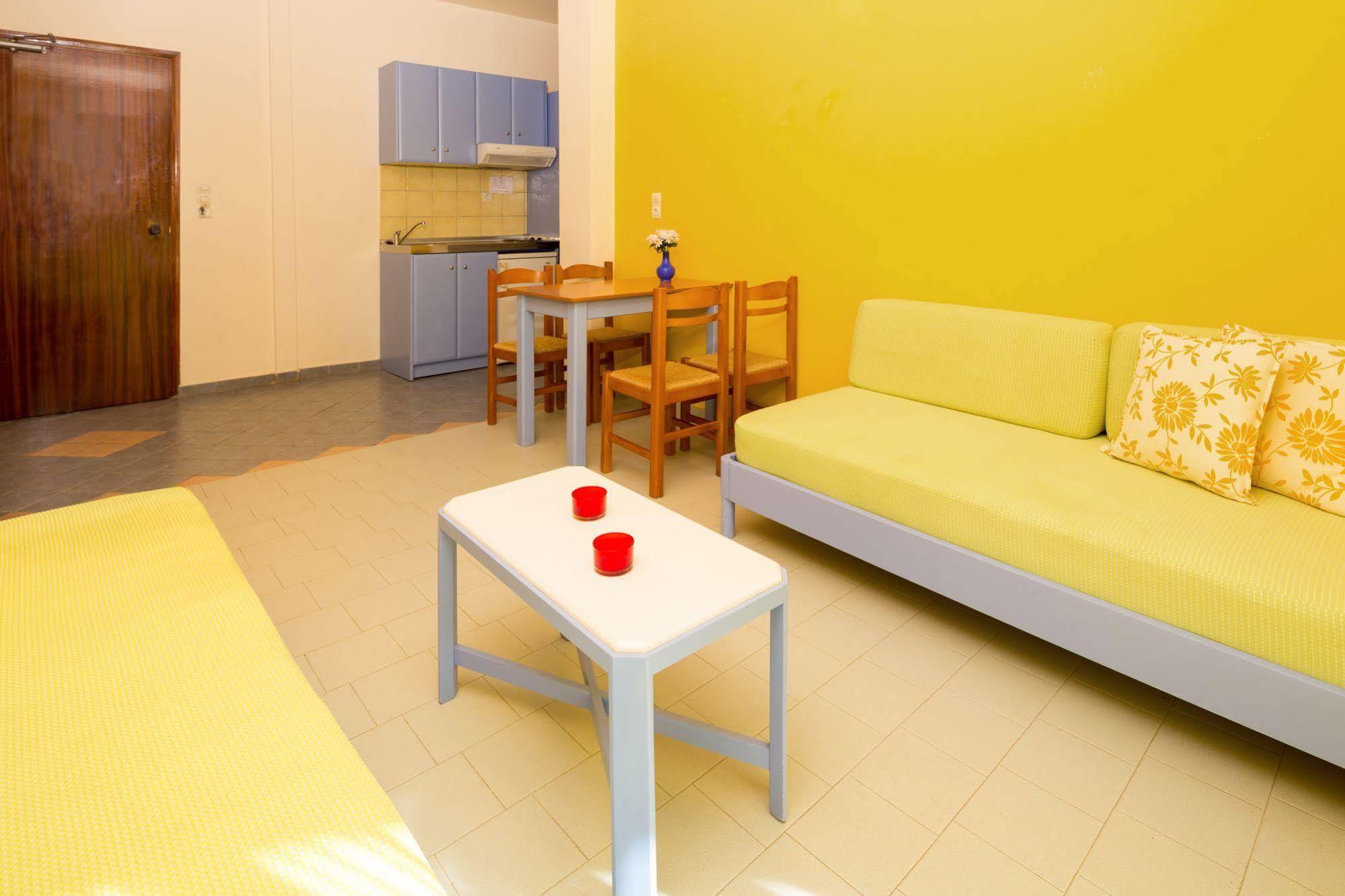 Apartment Raisakis Agia Marina (Crete)