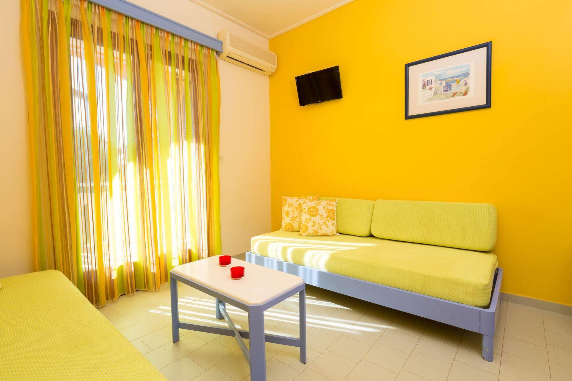 Apartment Raisakis Agia Marina (Crete)