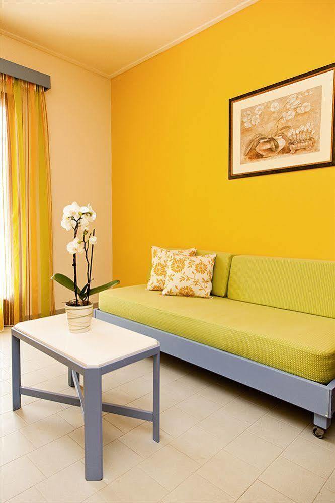 Apartment Raisakis Agia Marina (Crete)