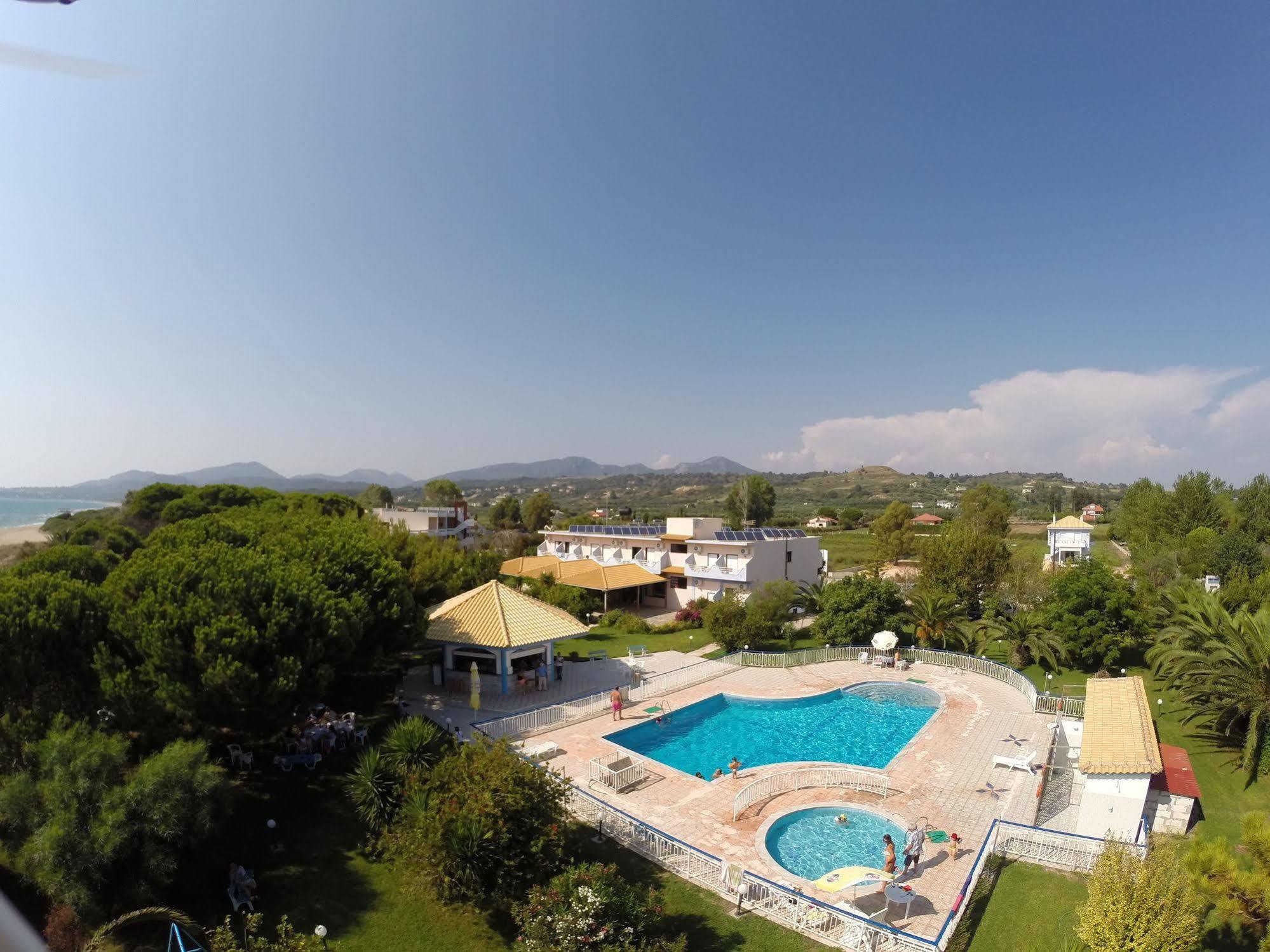 Golden Beach 3* Nea Thesi