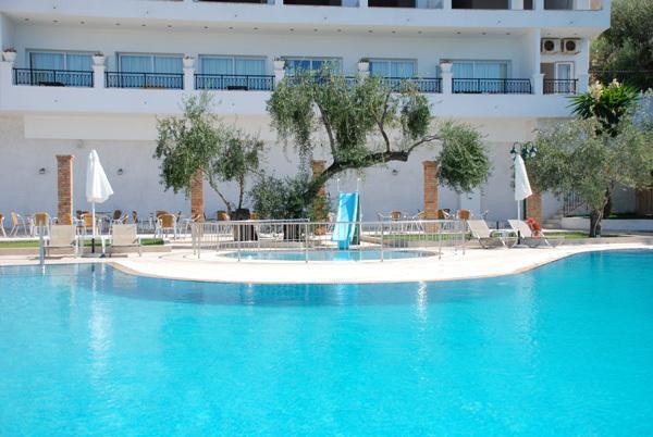 Aloha Hotel Agios Gordios (Corfu)