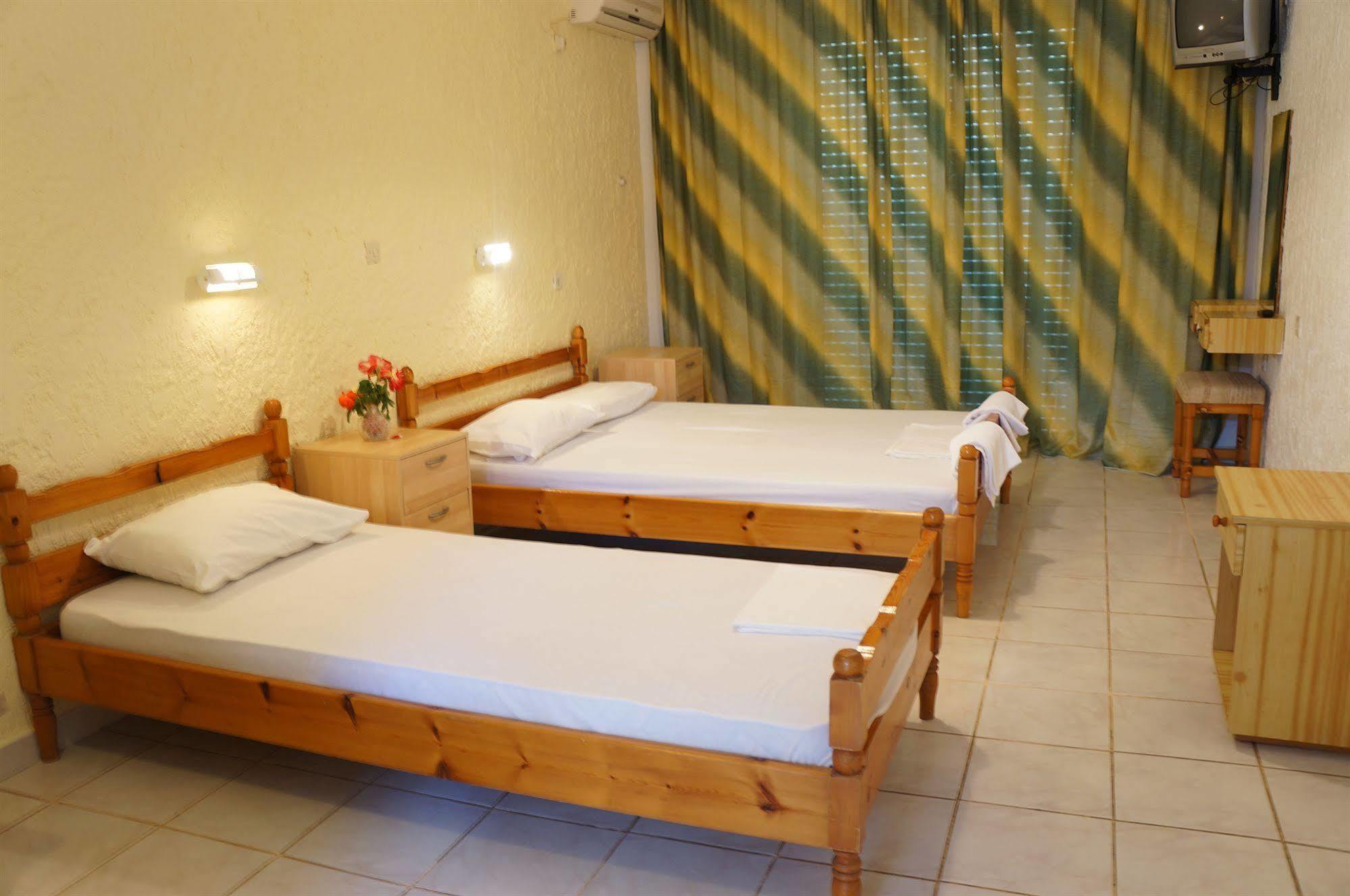 Skoufezis 2* Kardamena (Kos)