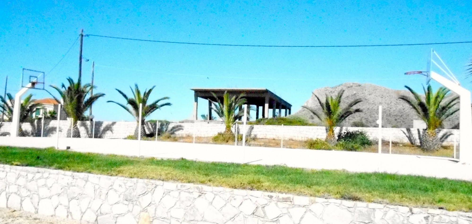 Nanakis Aparthotel 3*