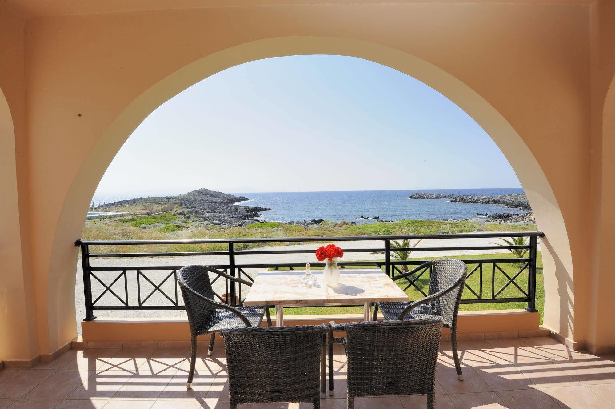 Aparthotel Nanakis 3*