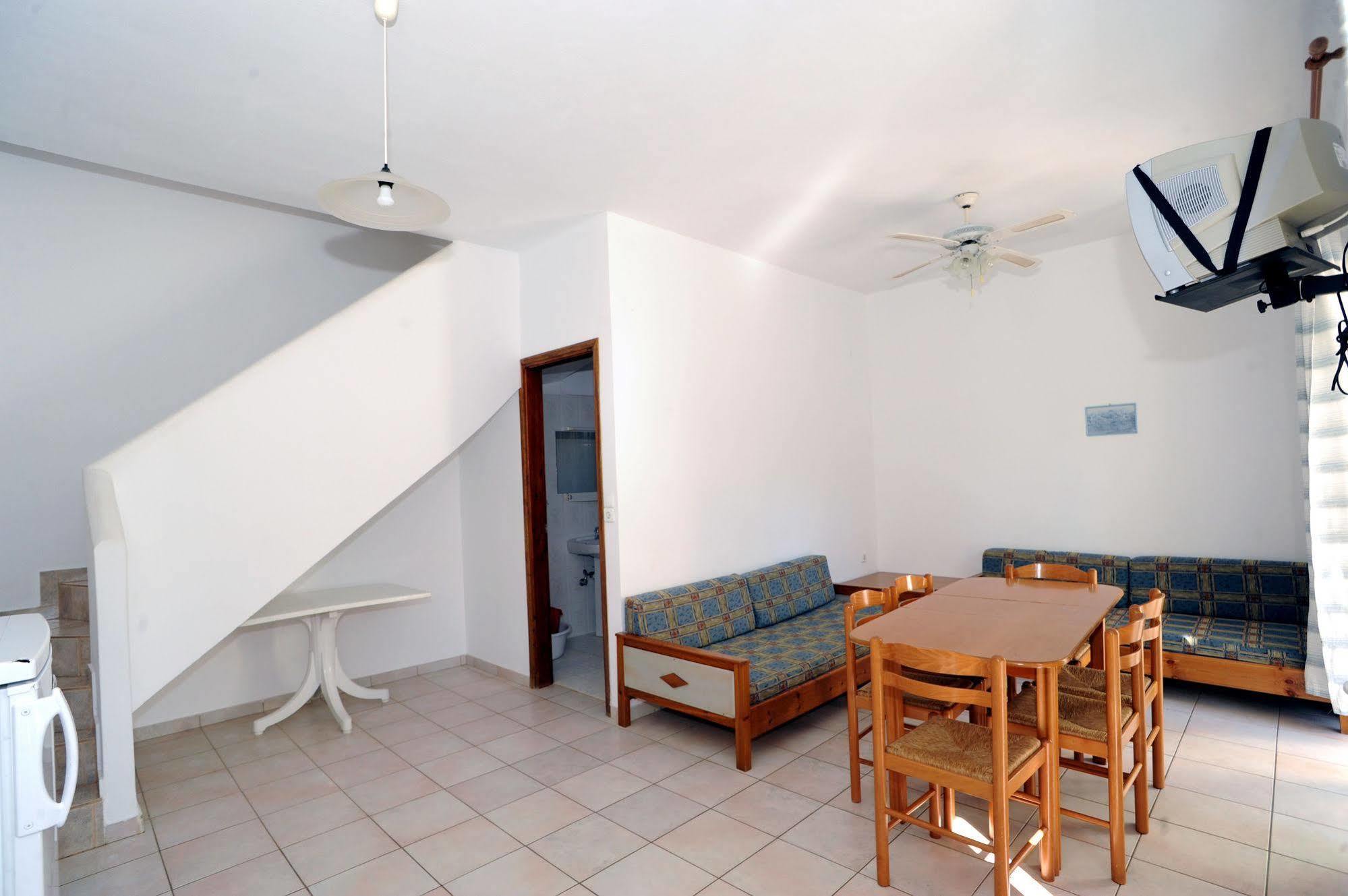 Aparthotel Evilion Stalos