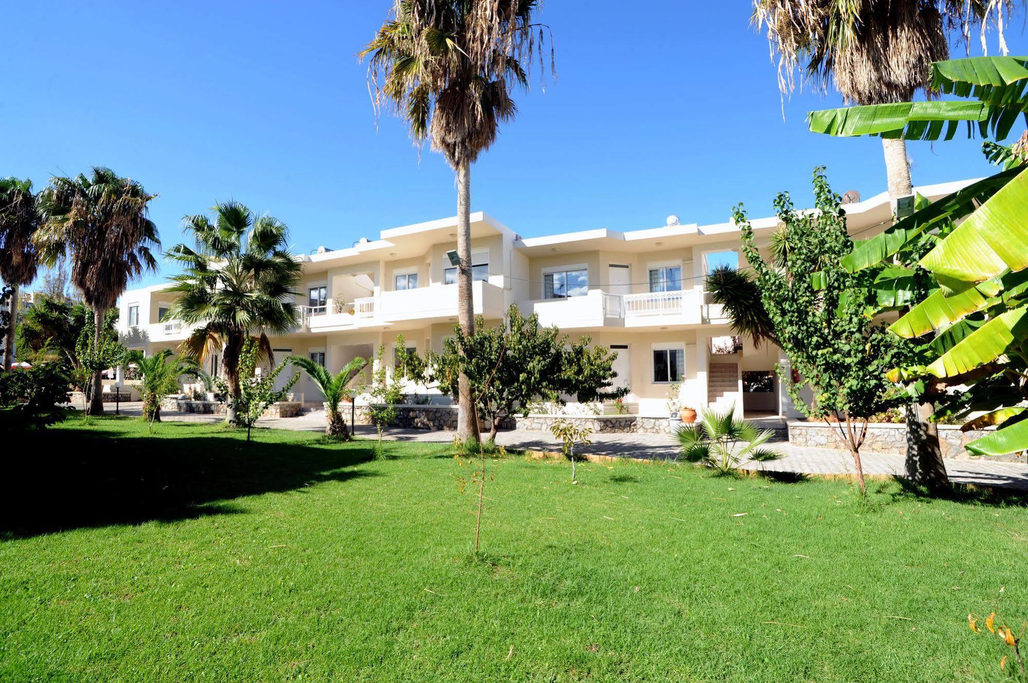 Evilion Aparthotel