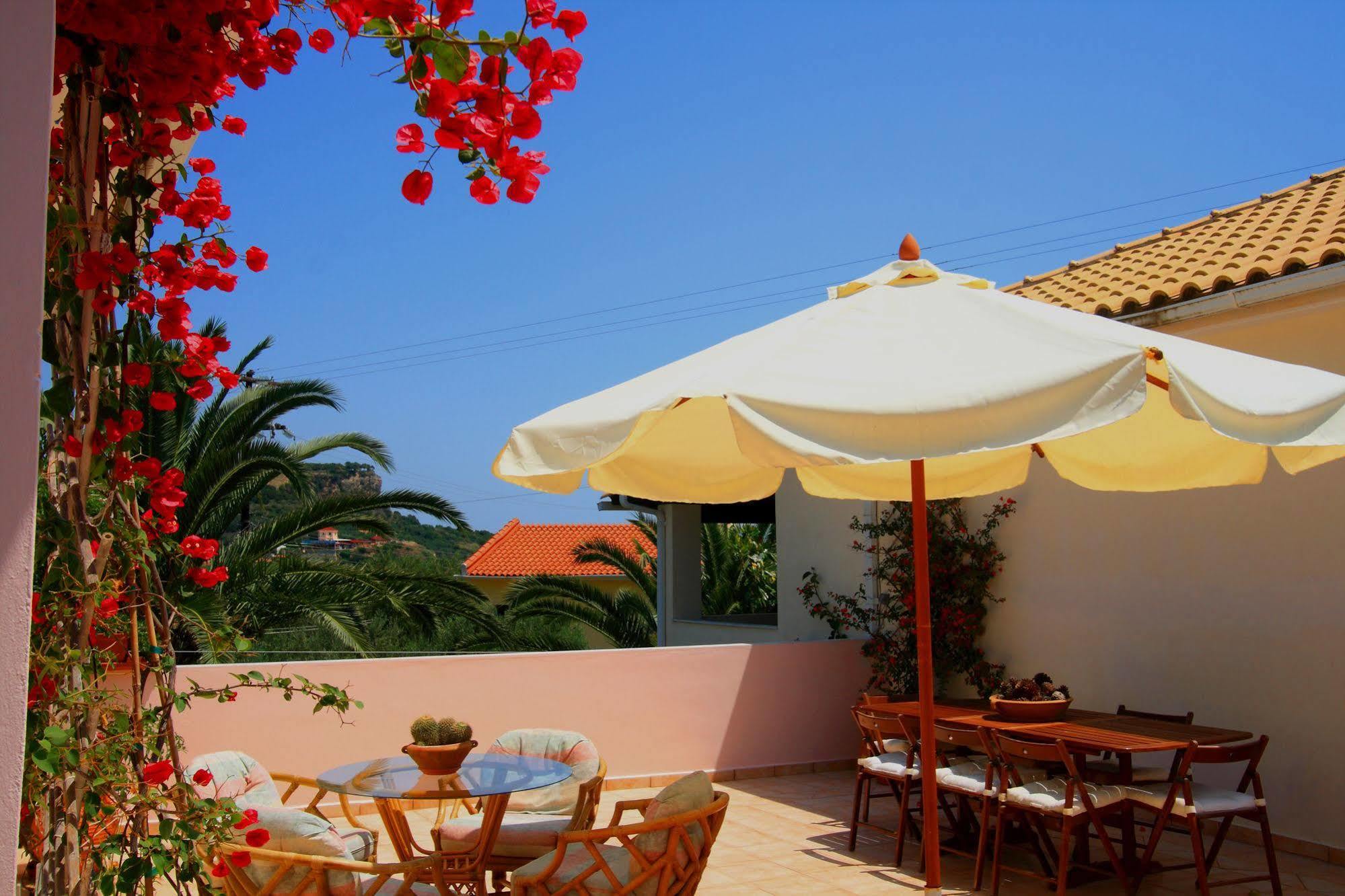 Phoenix Aparthotel 2*