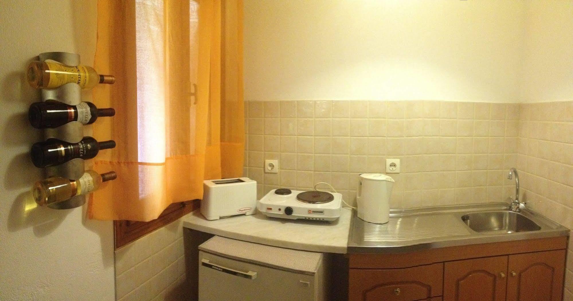 Ionian Breeze Apartments Hotel 2*