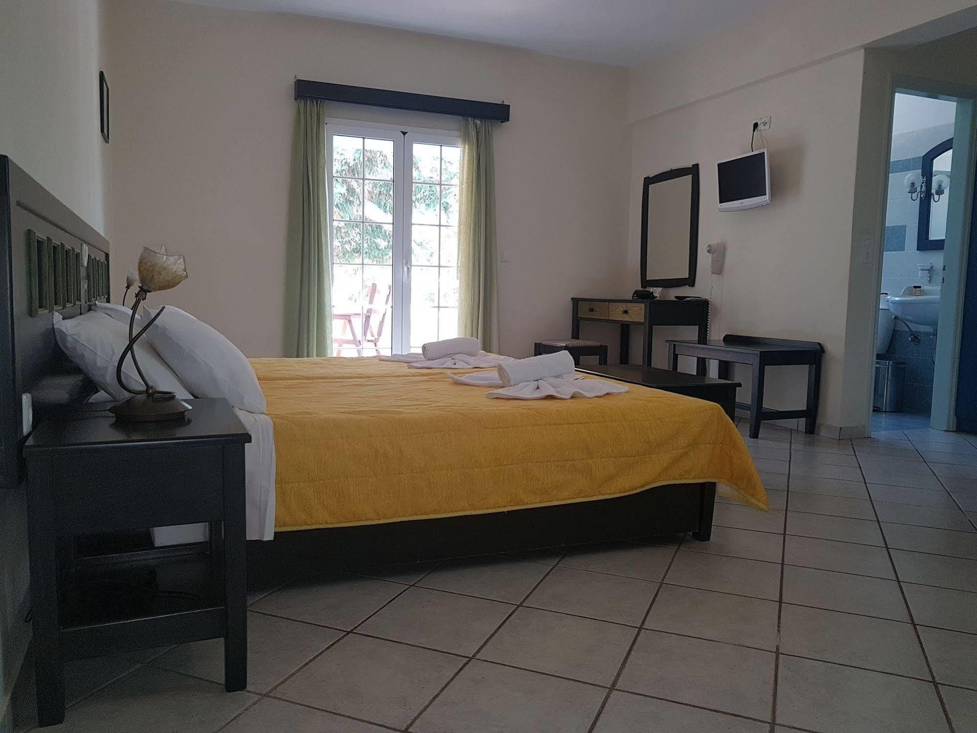 Aparthotel Pantonia 3*