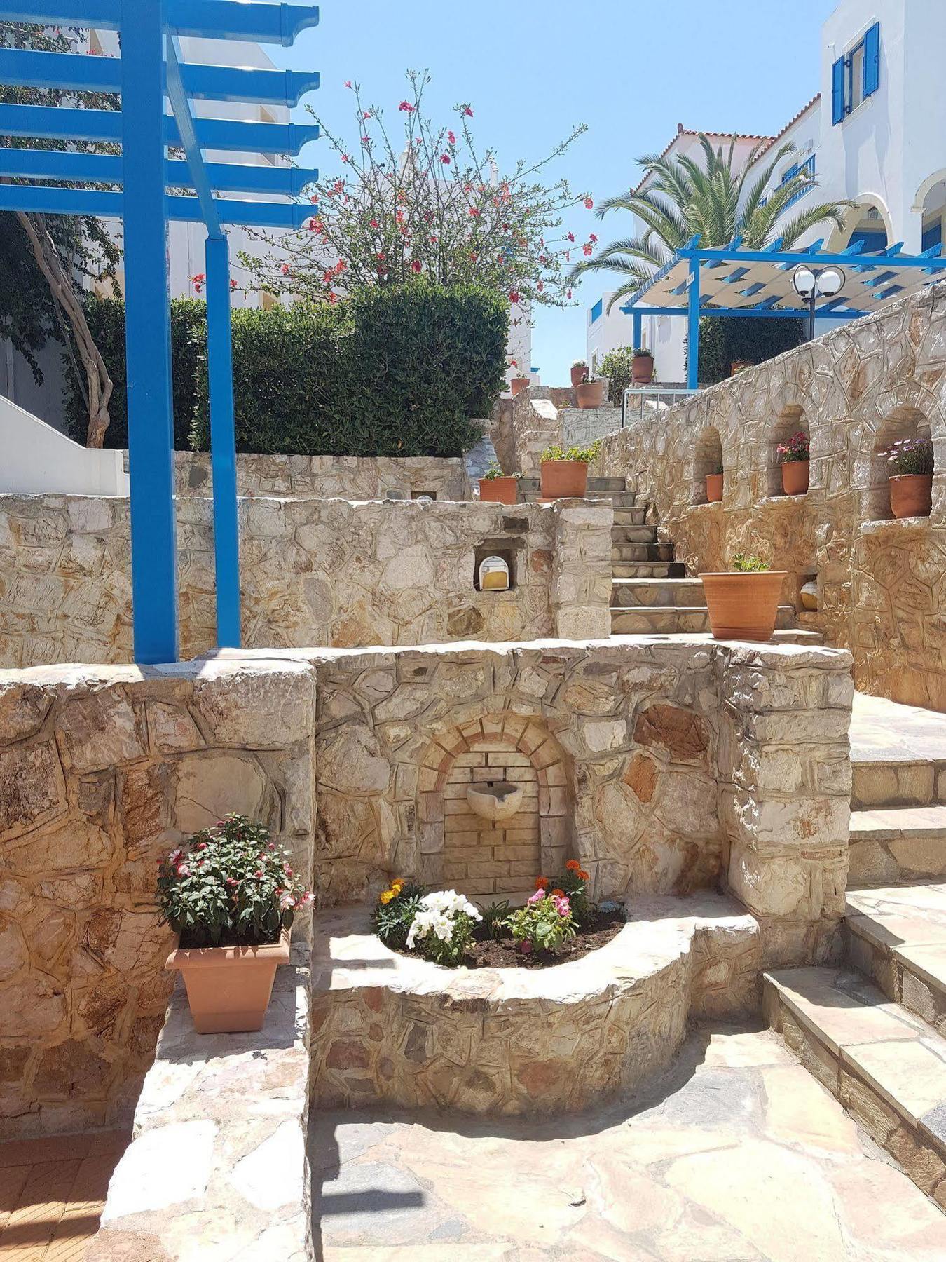 Aparthotel Pantonia 3*