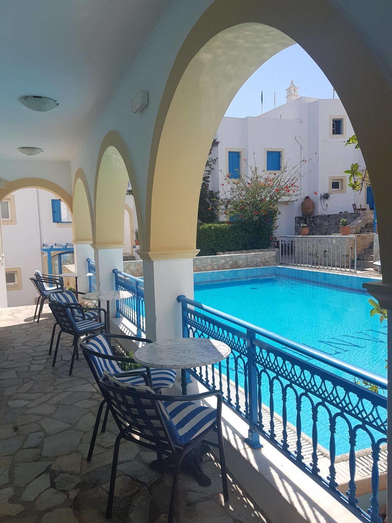 Pantonia Aparthotel 3*