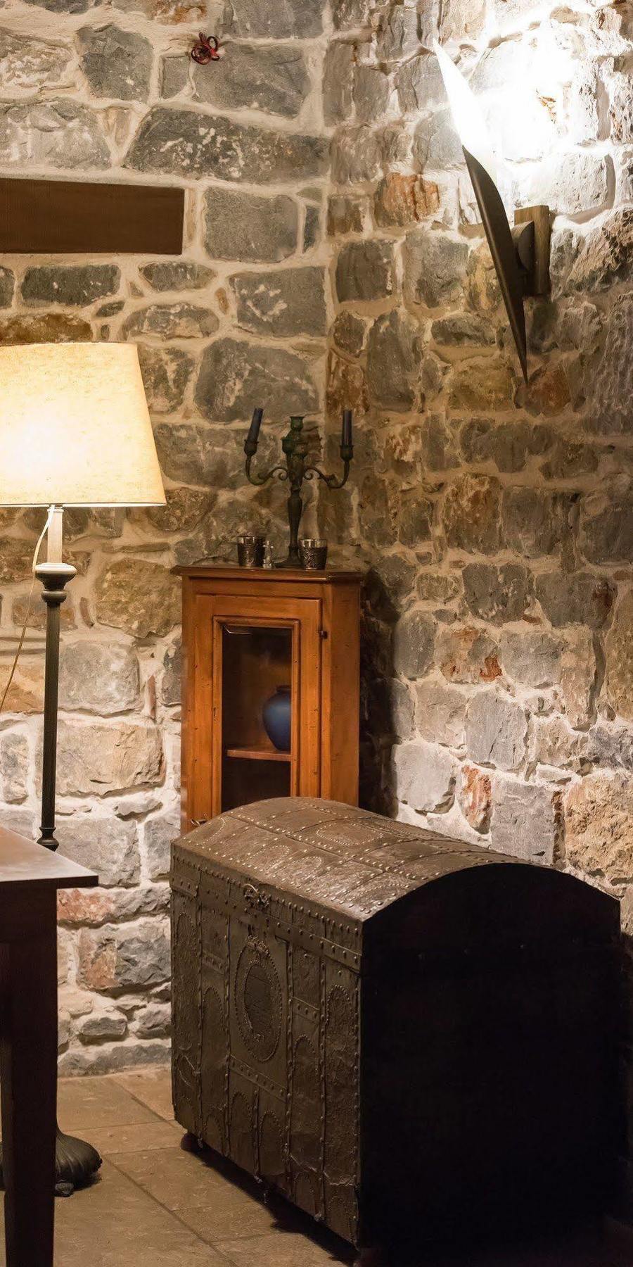Xemoni Hotel 4*
