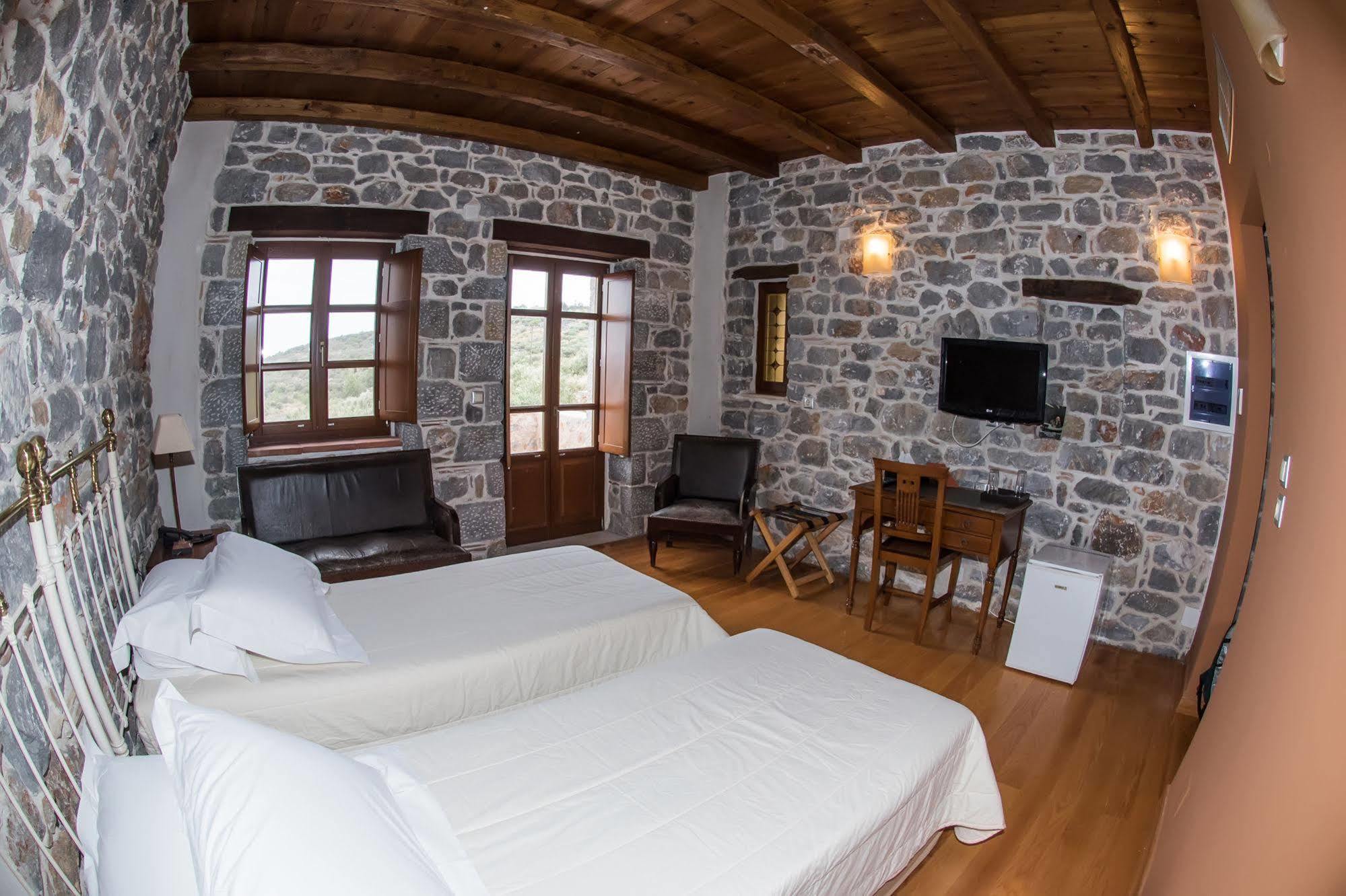 Xemoni Hotel Oitilon